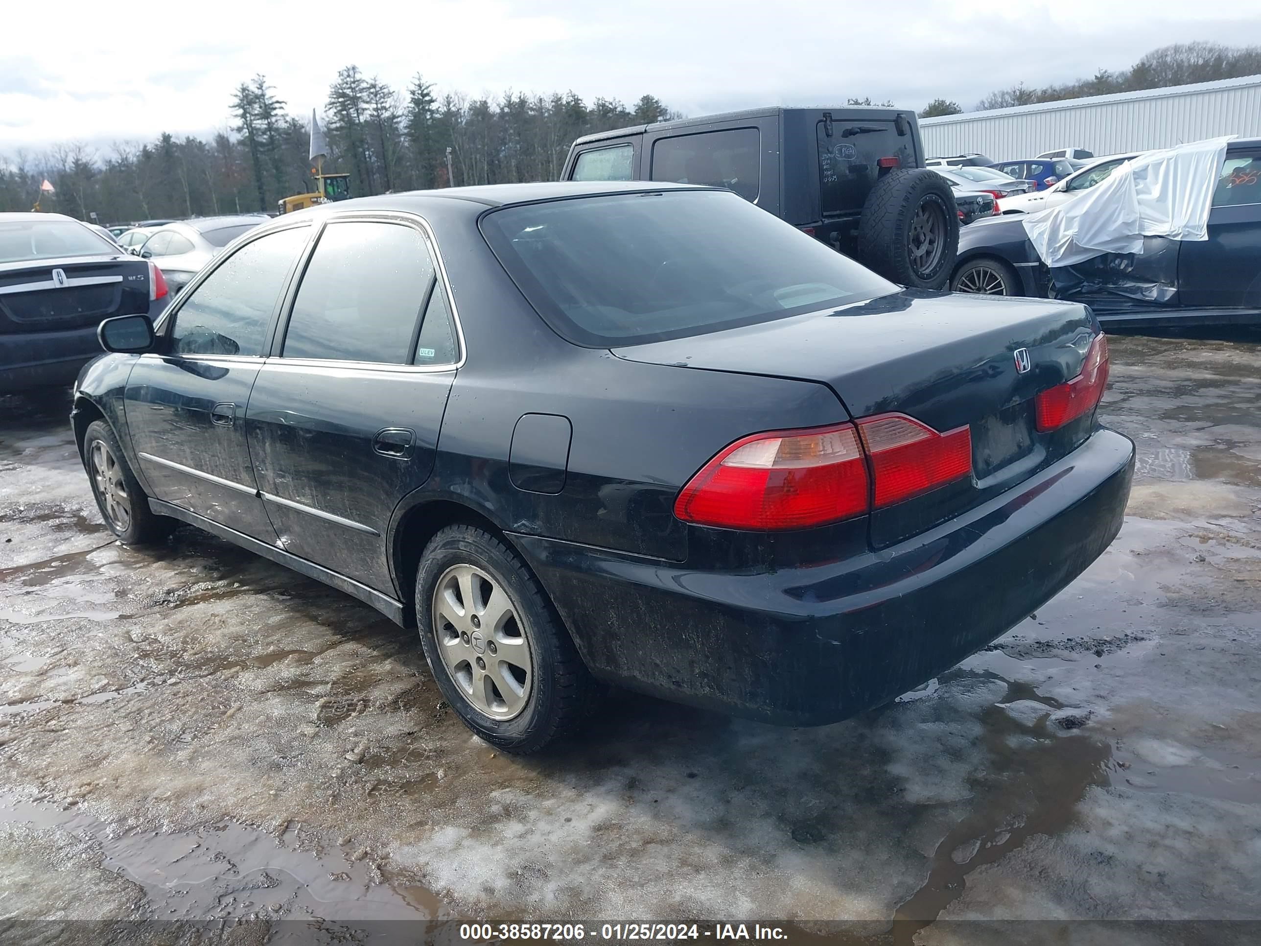 Photo 2 VIN: 1HGCG6651XA092112 - HONDA ACCORD 