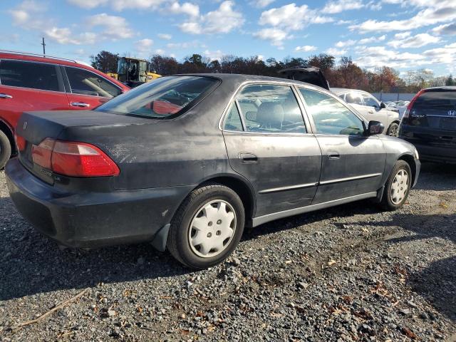 Photo 2 VIN: 1HGCG6652XA125943 - HONDA ACCORD LX 