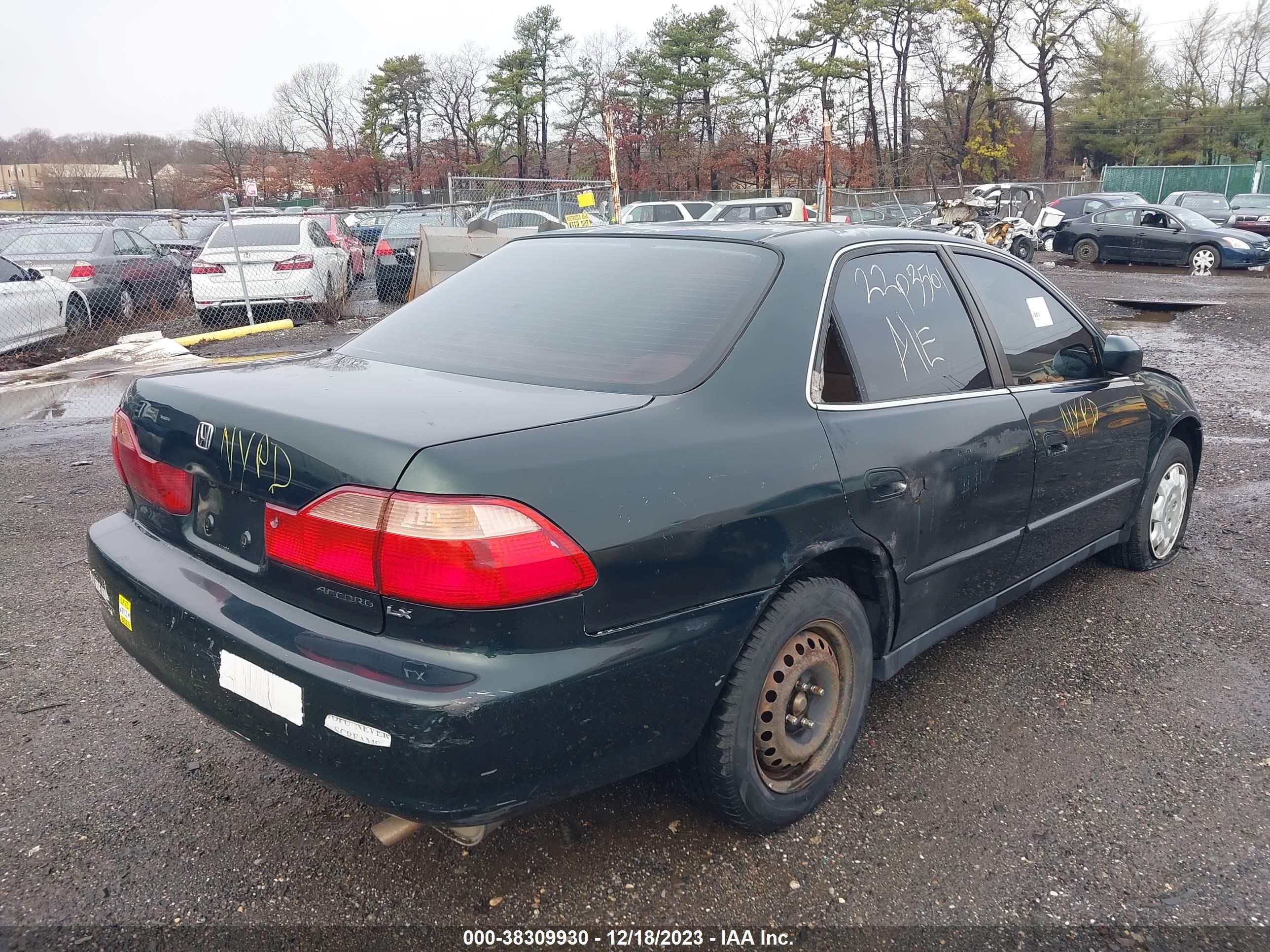 Photo 3 VIN: 1HGCG6652YA148236 - HONDA ACCORD 