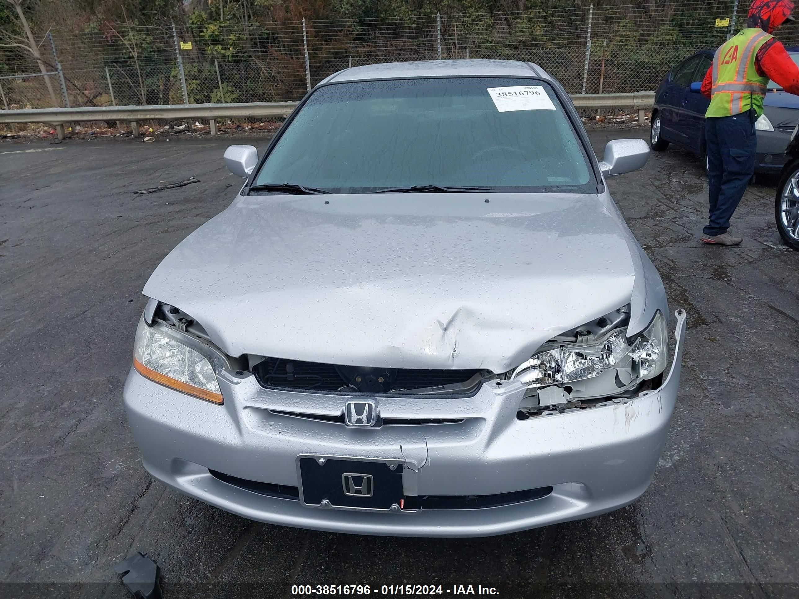 Photo 11 VIN: 1HGCG6653XA039668 - HONDA ACCORD 