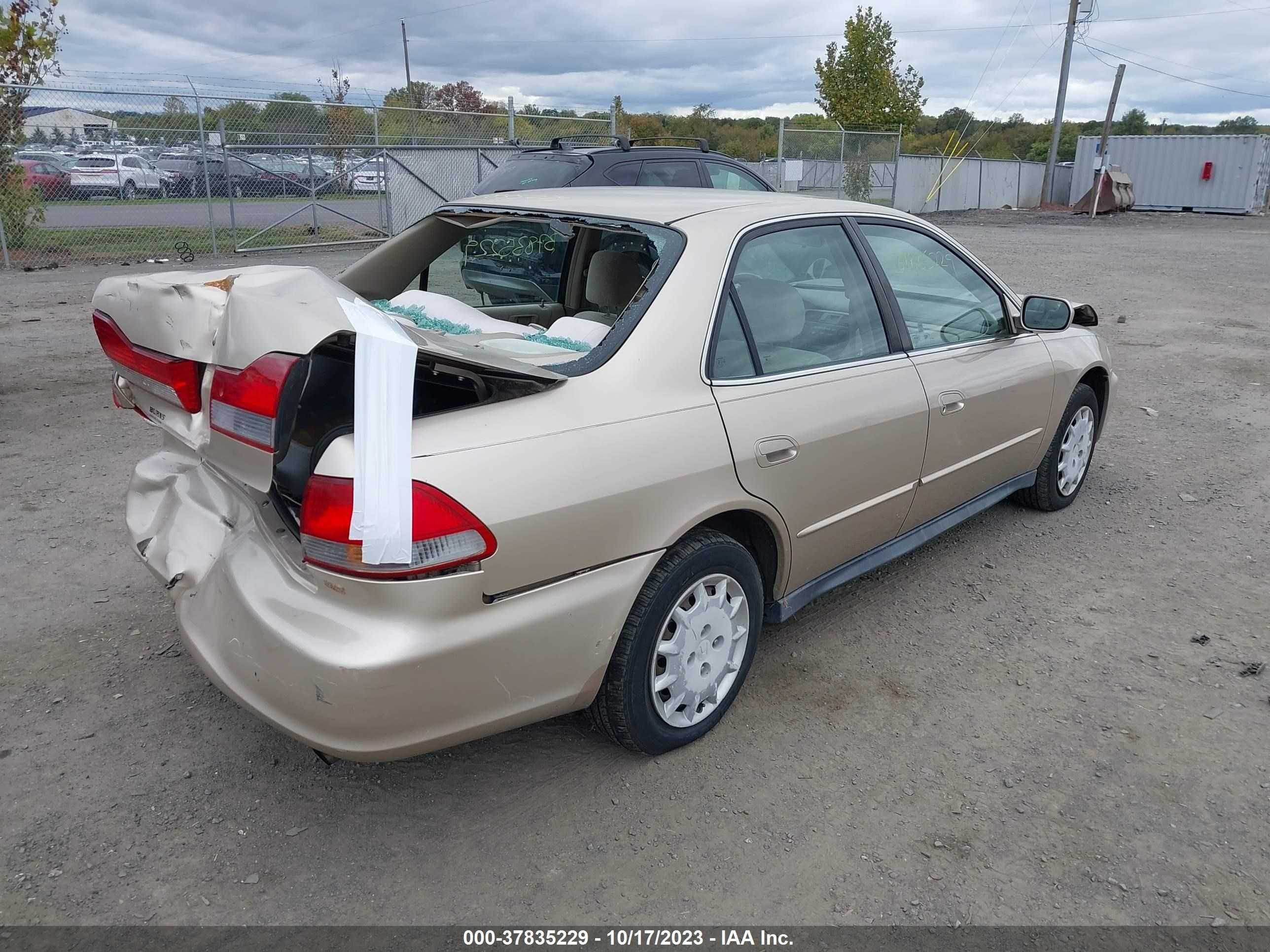 Photo 3 VIN: 1HGCG66542A039378 - HONDA ACCORD 