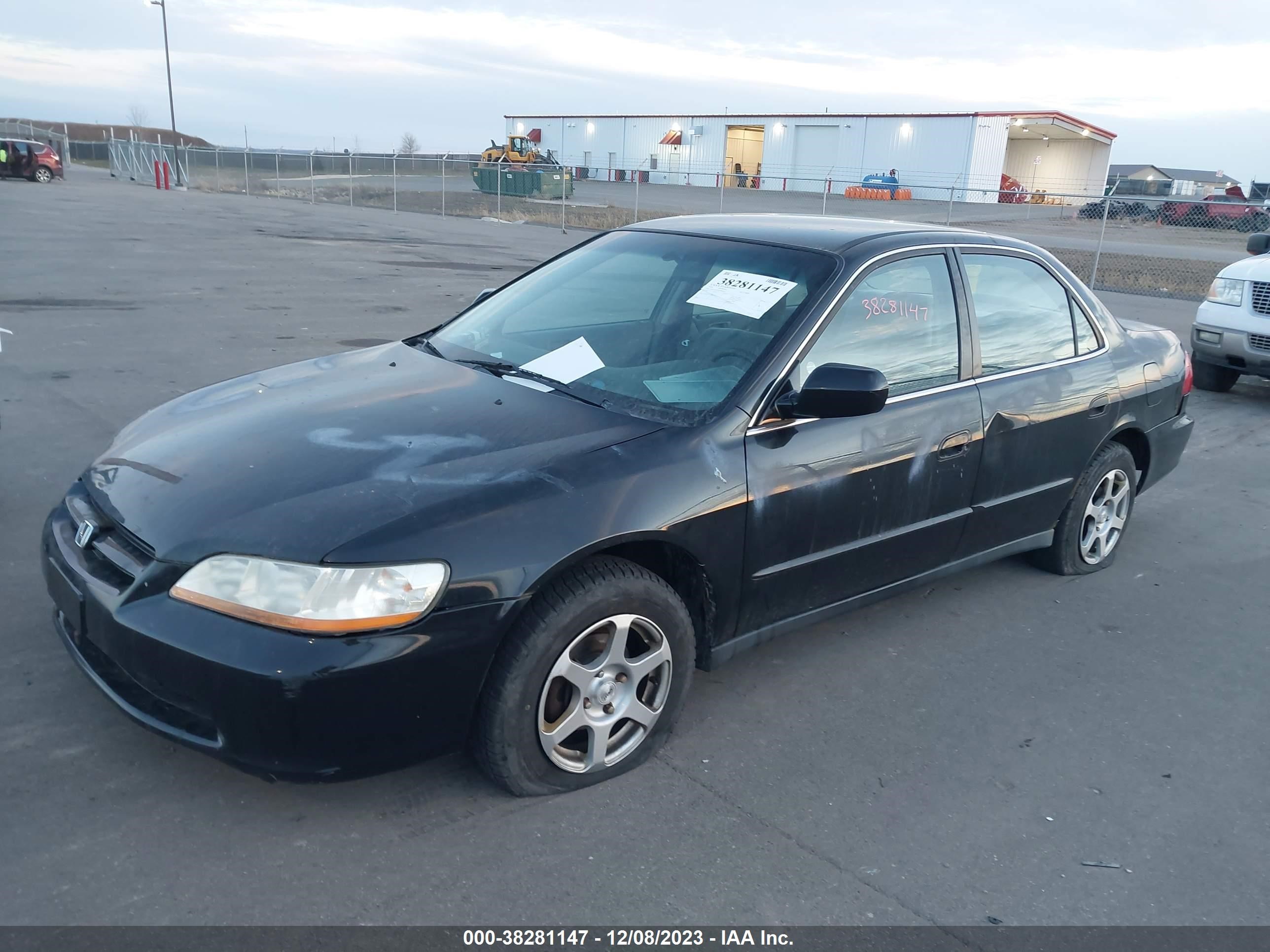 Photo 1 VIN: 1HGCG6656XA089416 - HONDA ACCORD 