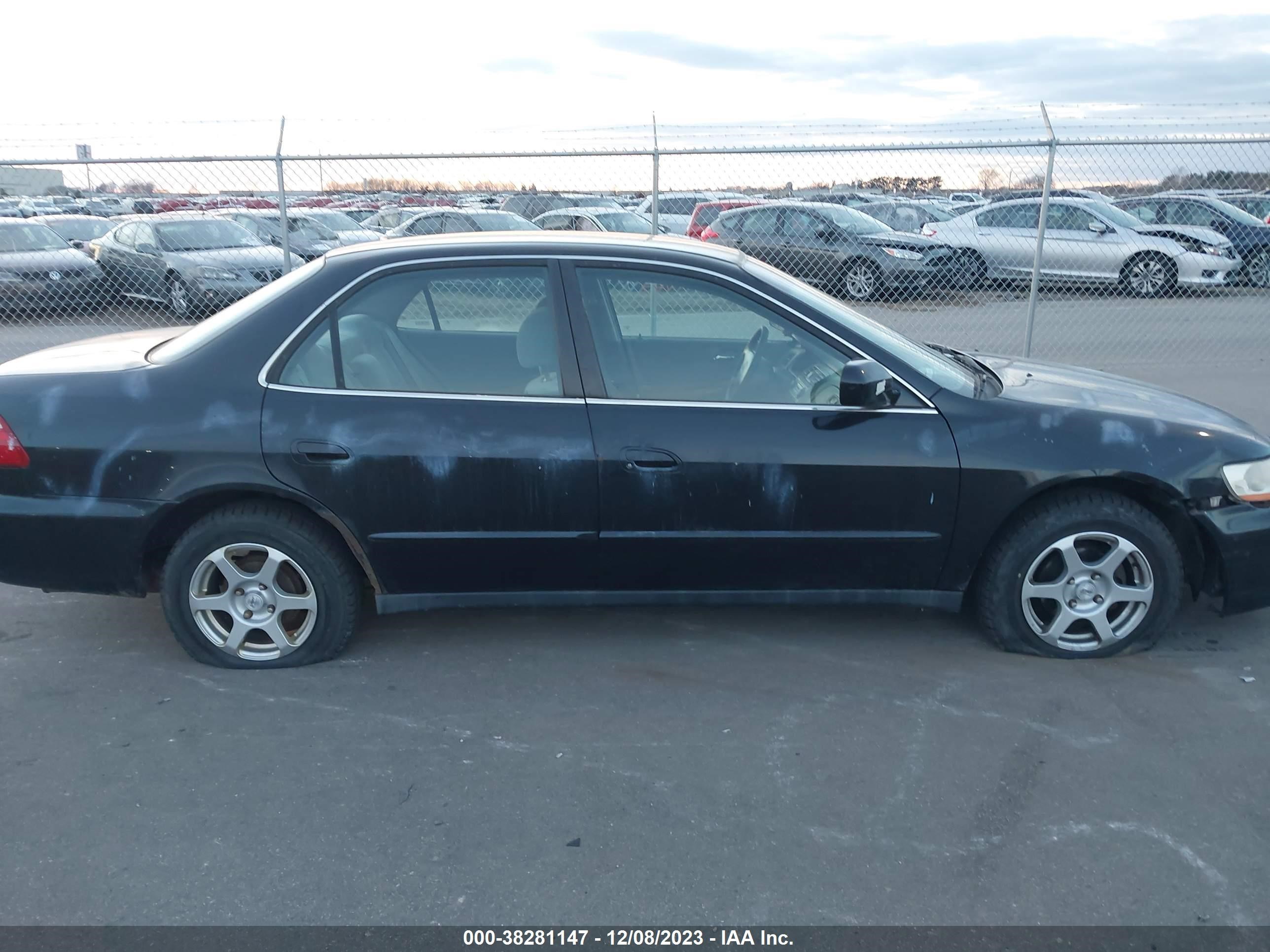 Photo 12 VIN: 1HGCG6656XA089416 - HONDA ACCORD 