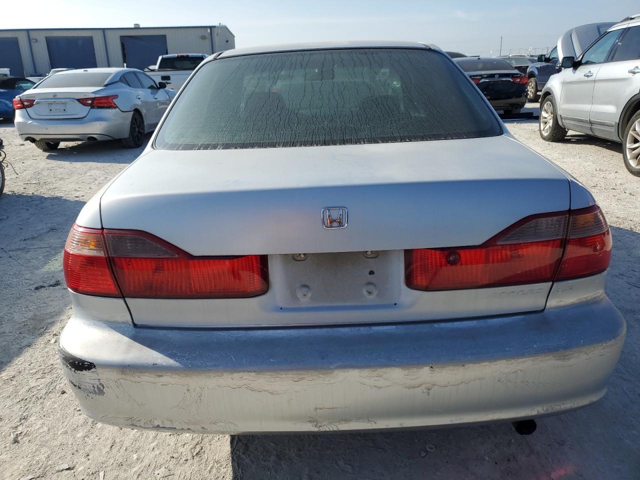 Photo 5 VIN: 1HGCG6659XA071041 - HONDA ACCORD 