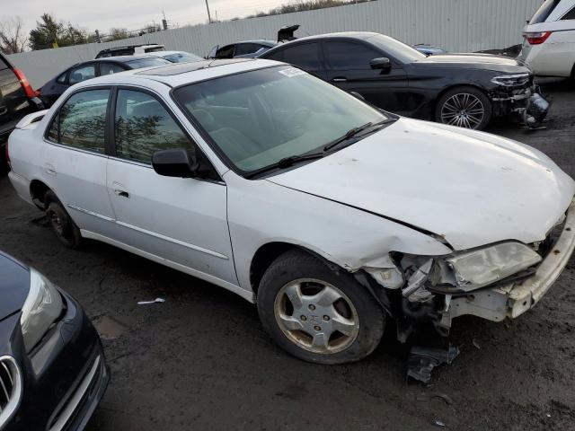 Photo 3 VIN: 1HGCG6673YA024381 - HONDA ACCORD 