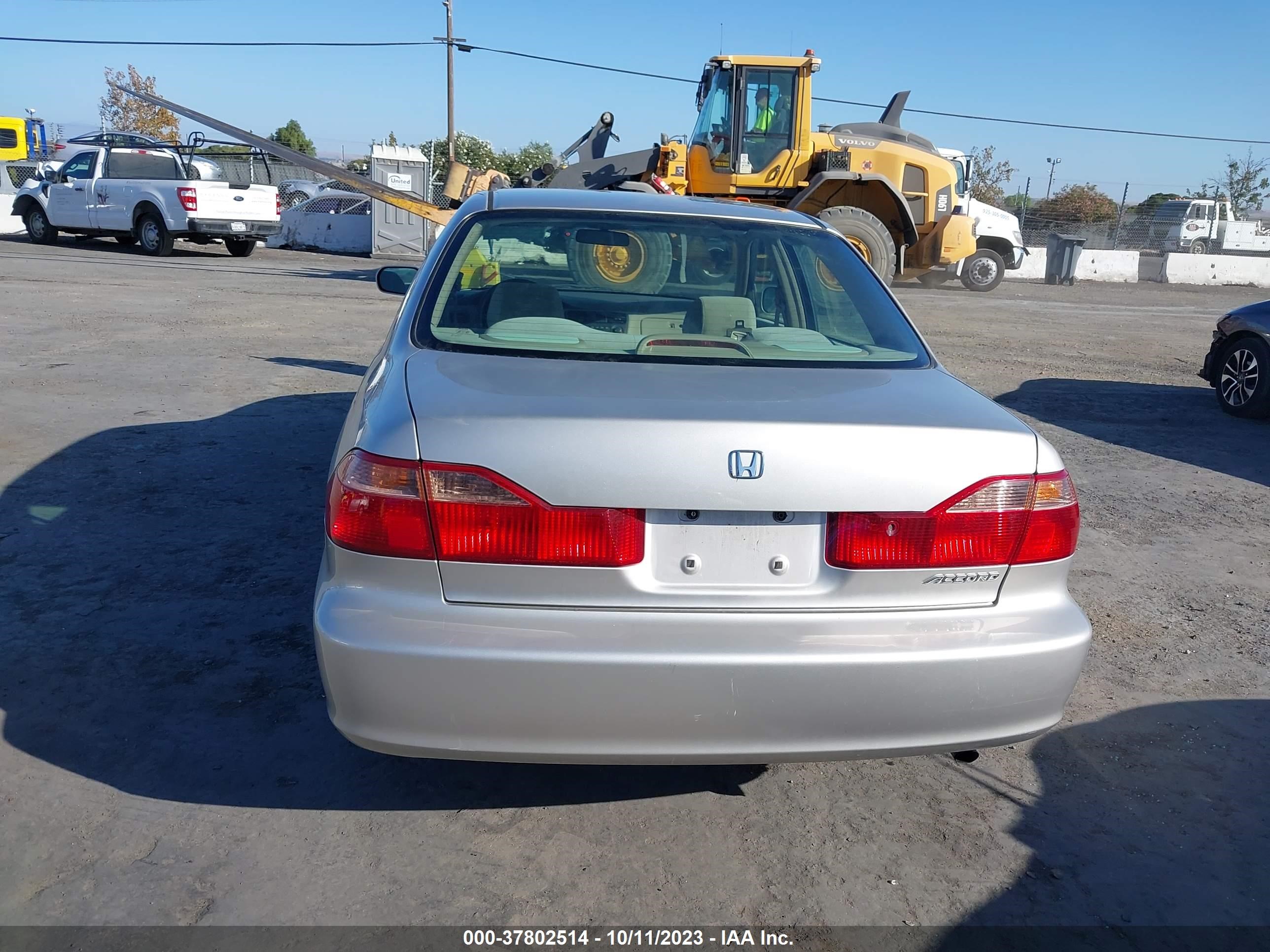 Photo 15 VIN: 1HGCG6675WA101510 - HONDA ACCORD 