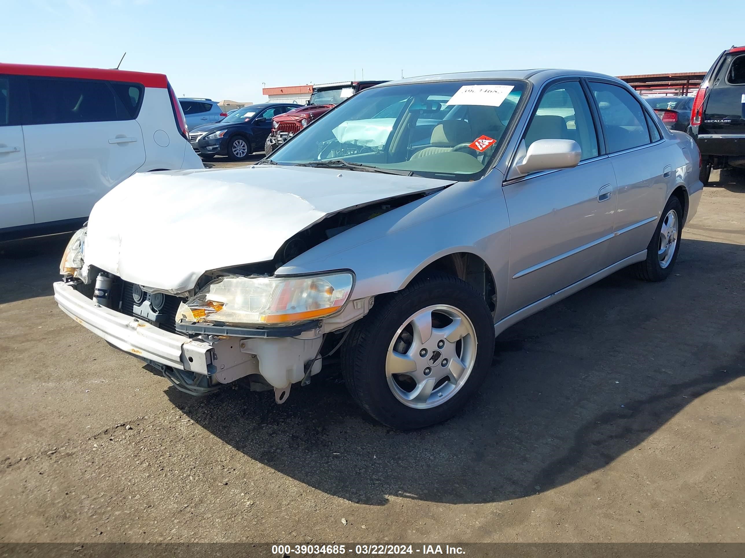 Photo 1 VIN: 1HGCG6676WA064922 - HONDA ACCORD 