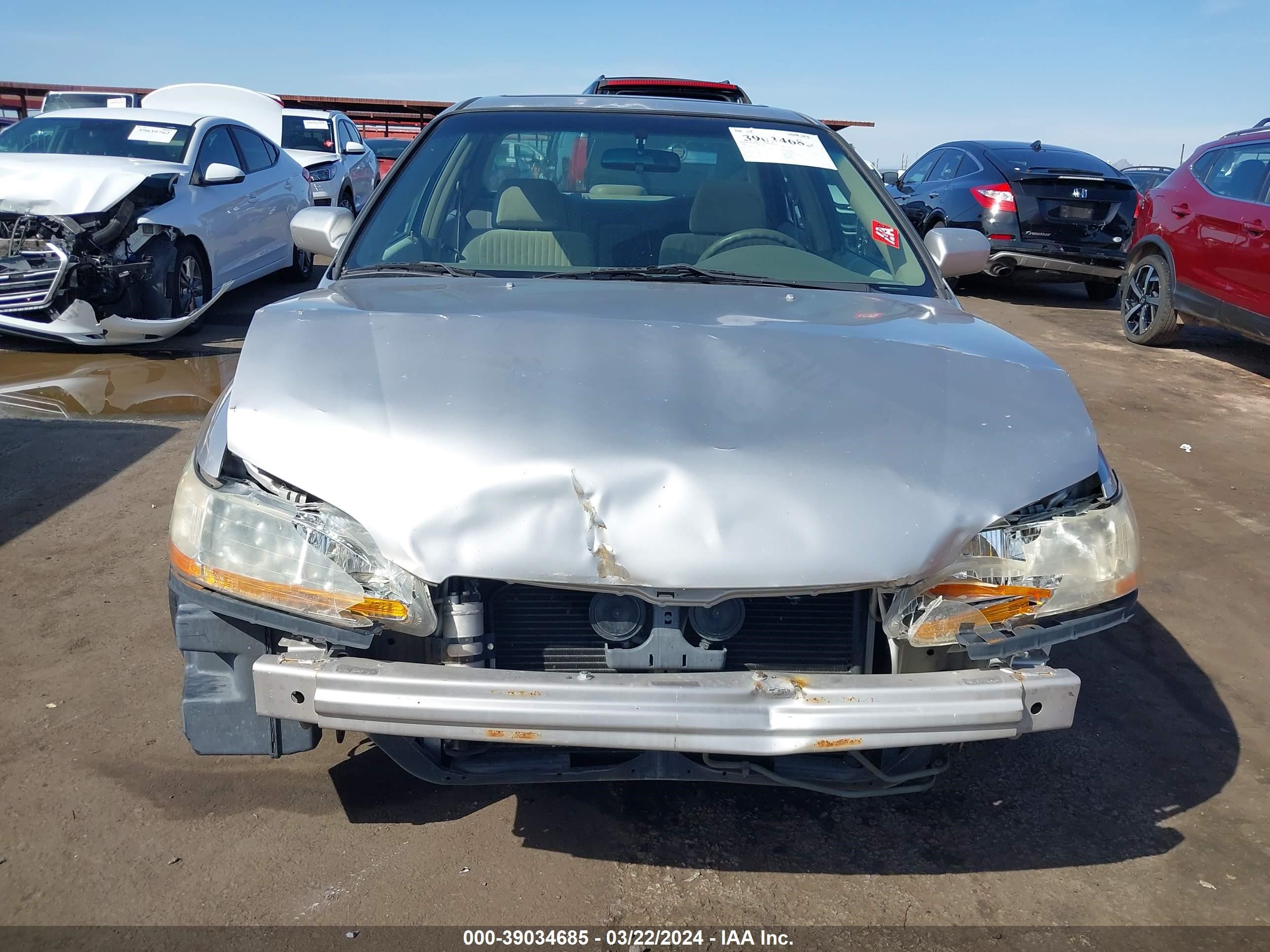 Photo 12 VIN: 1HGCG6676WA064922 - HONDA ACCORD 