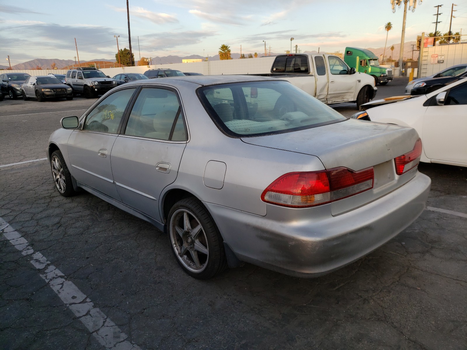 Photo 2 VIN: 1HGCG66782A143664 - HONDA ACCORD LX 