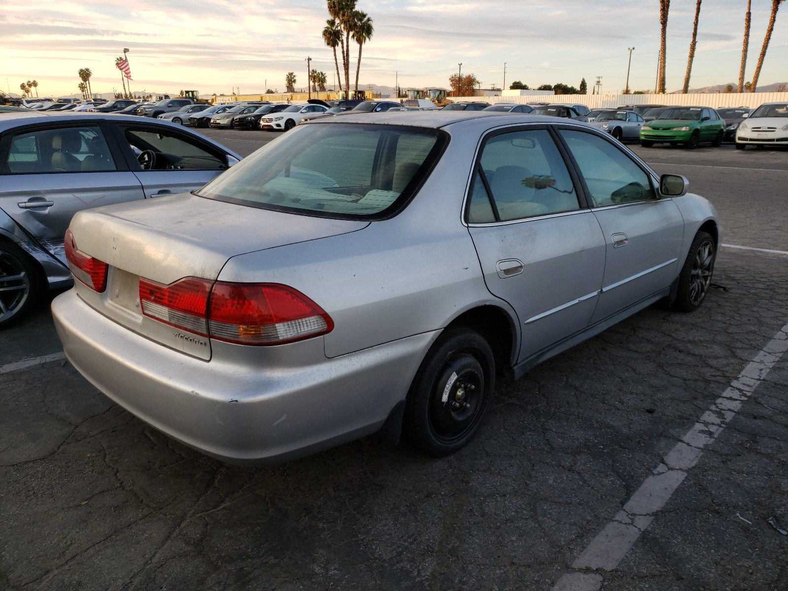 Photo 3 VIN: 1HGCG66782A143664 - HONDA ACCORD LX 