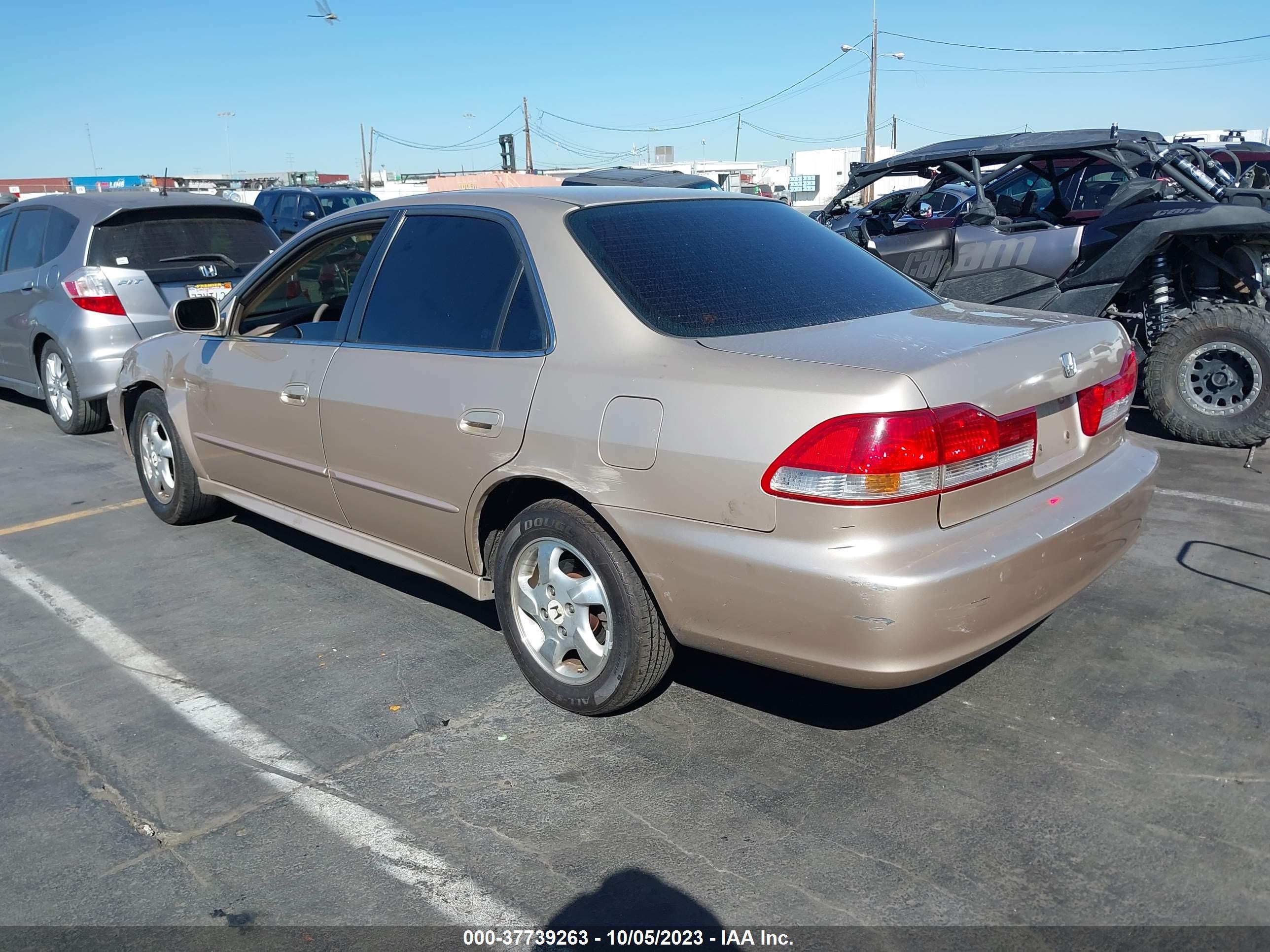 Photo 2 VIN: 1HGCG66811A086764 - HONDA ACCORD 