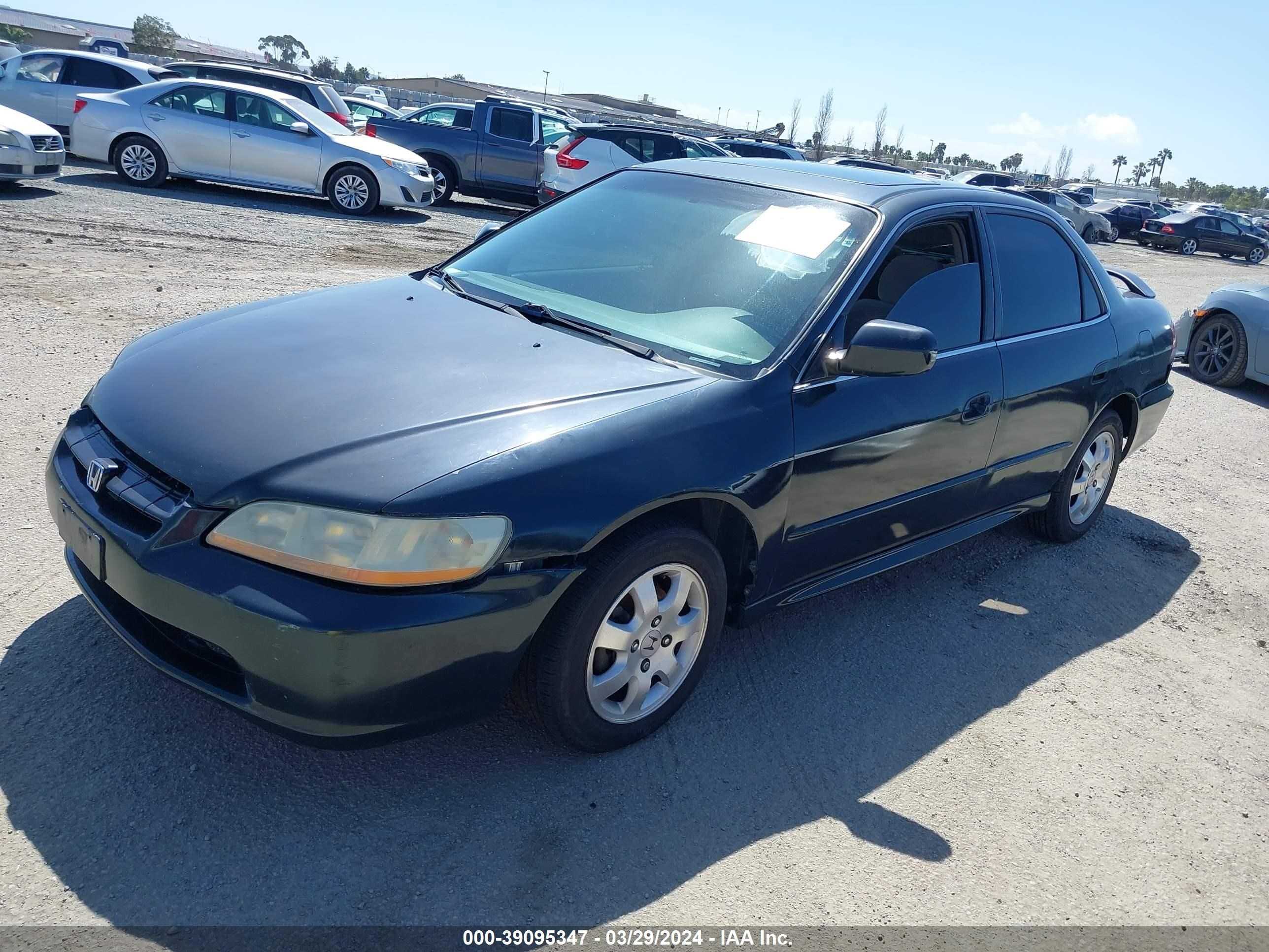 Photo 1 VIN: 1HGCG66821A106195 - HONDA ACCORD 