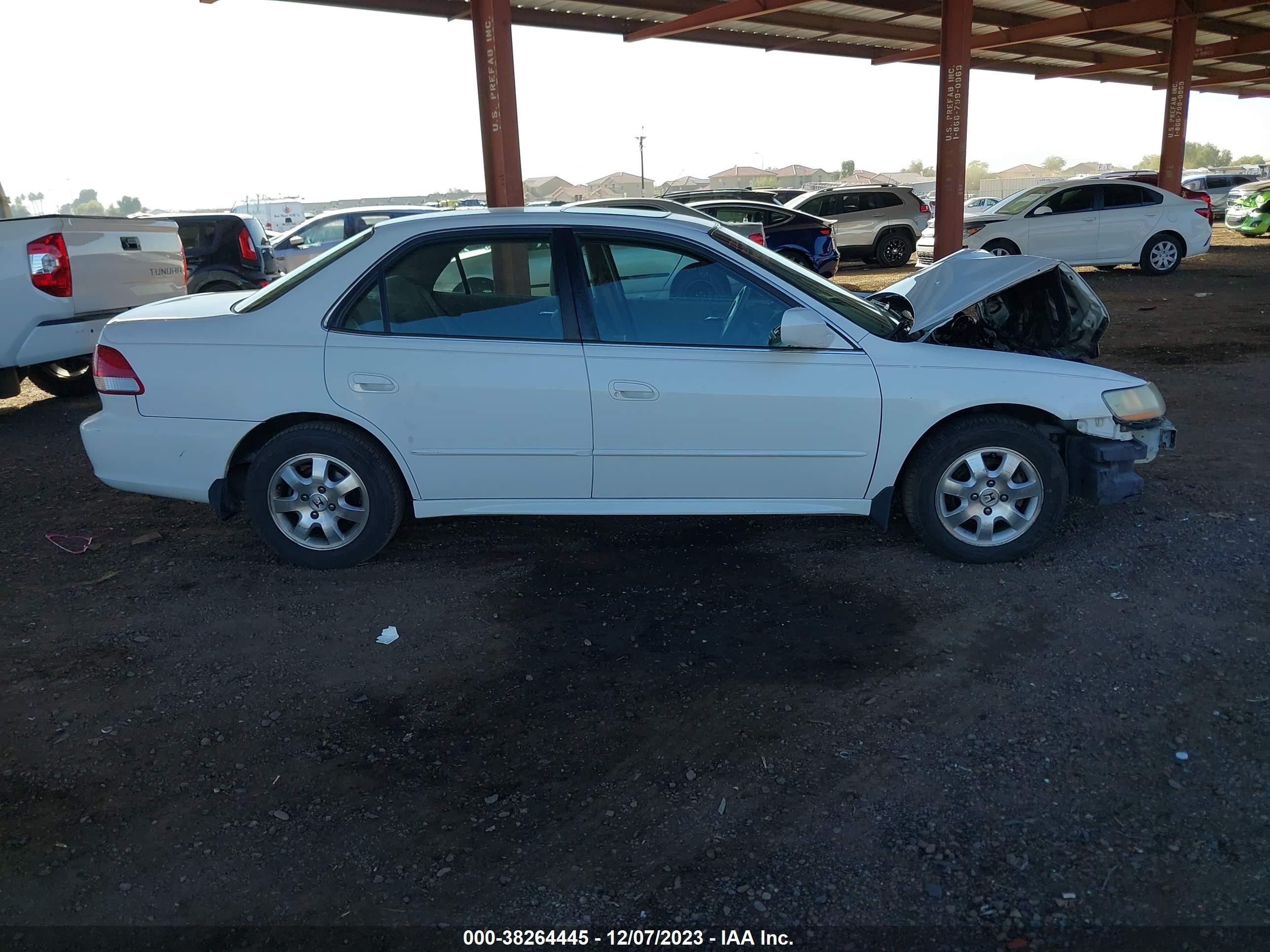 Photo 12 VIN: 1HGCG66822A014702 - HONDA ACCORD 