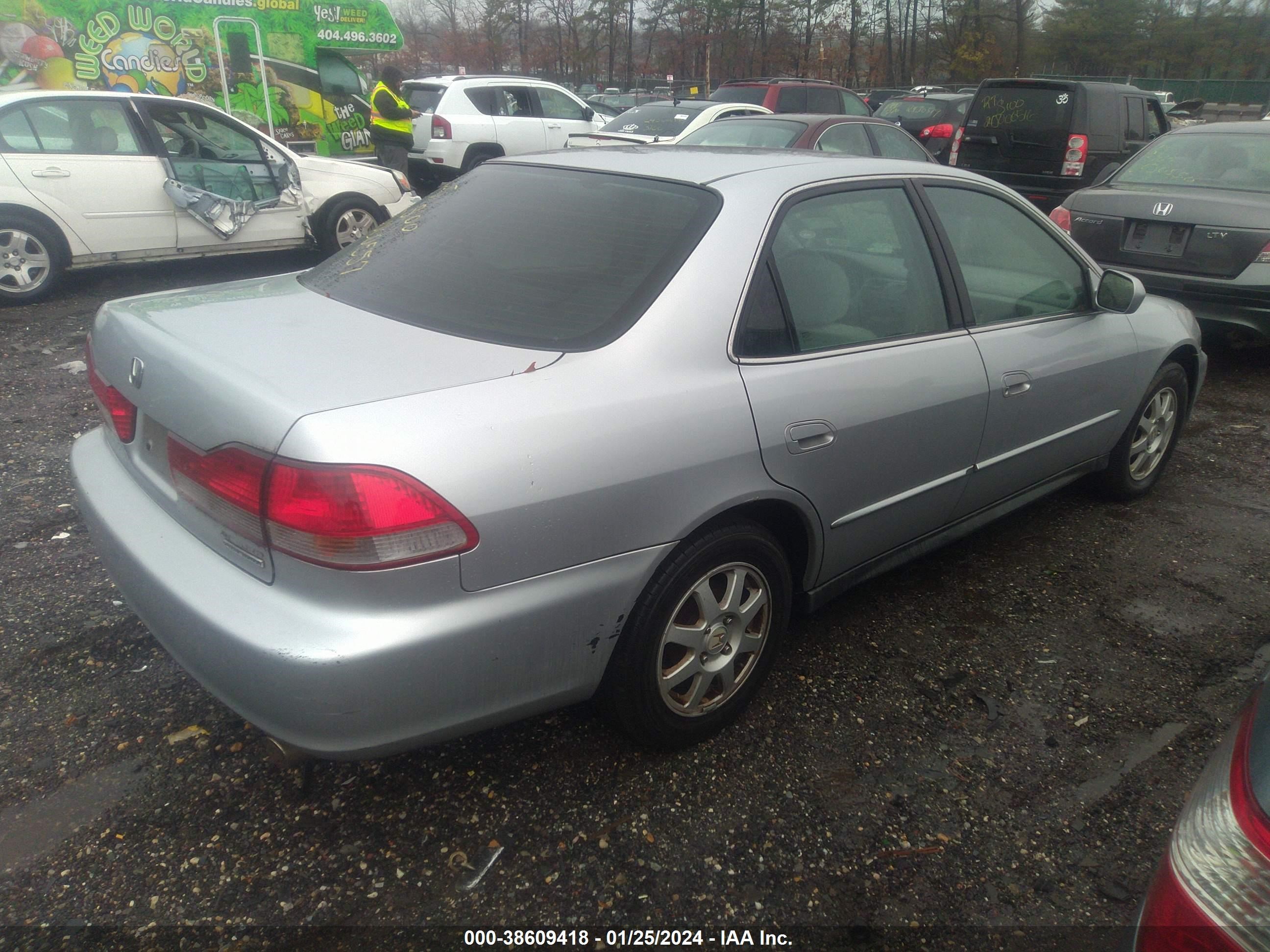 Photo 3 VIN: 1HGCG66832A159019 - HONDA ACCORD 