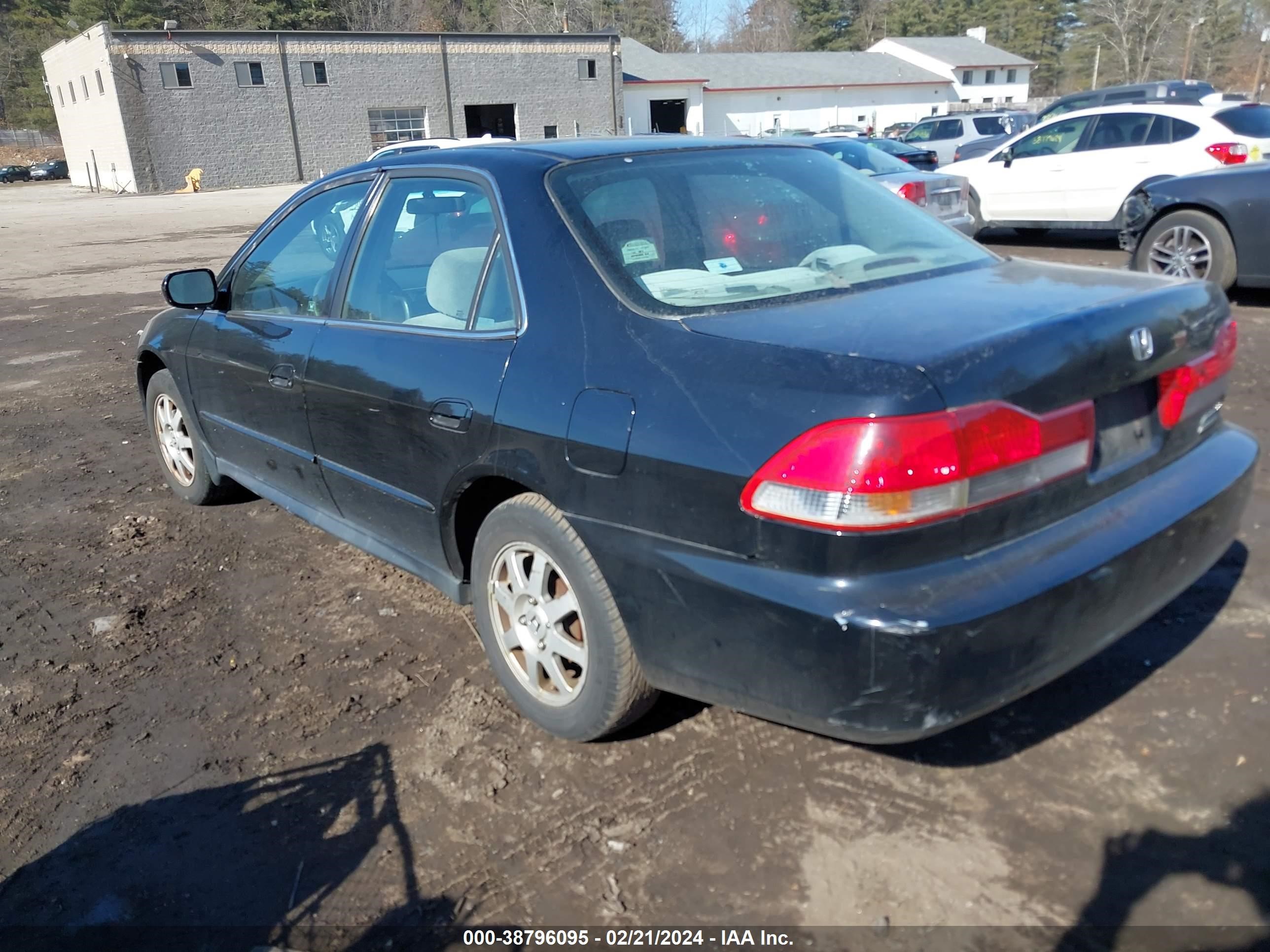 Photo 2 VIN: 1HGCG66842A146196 - HONDA ACCORD 