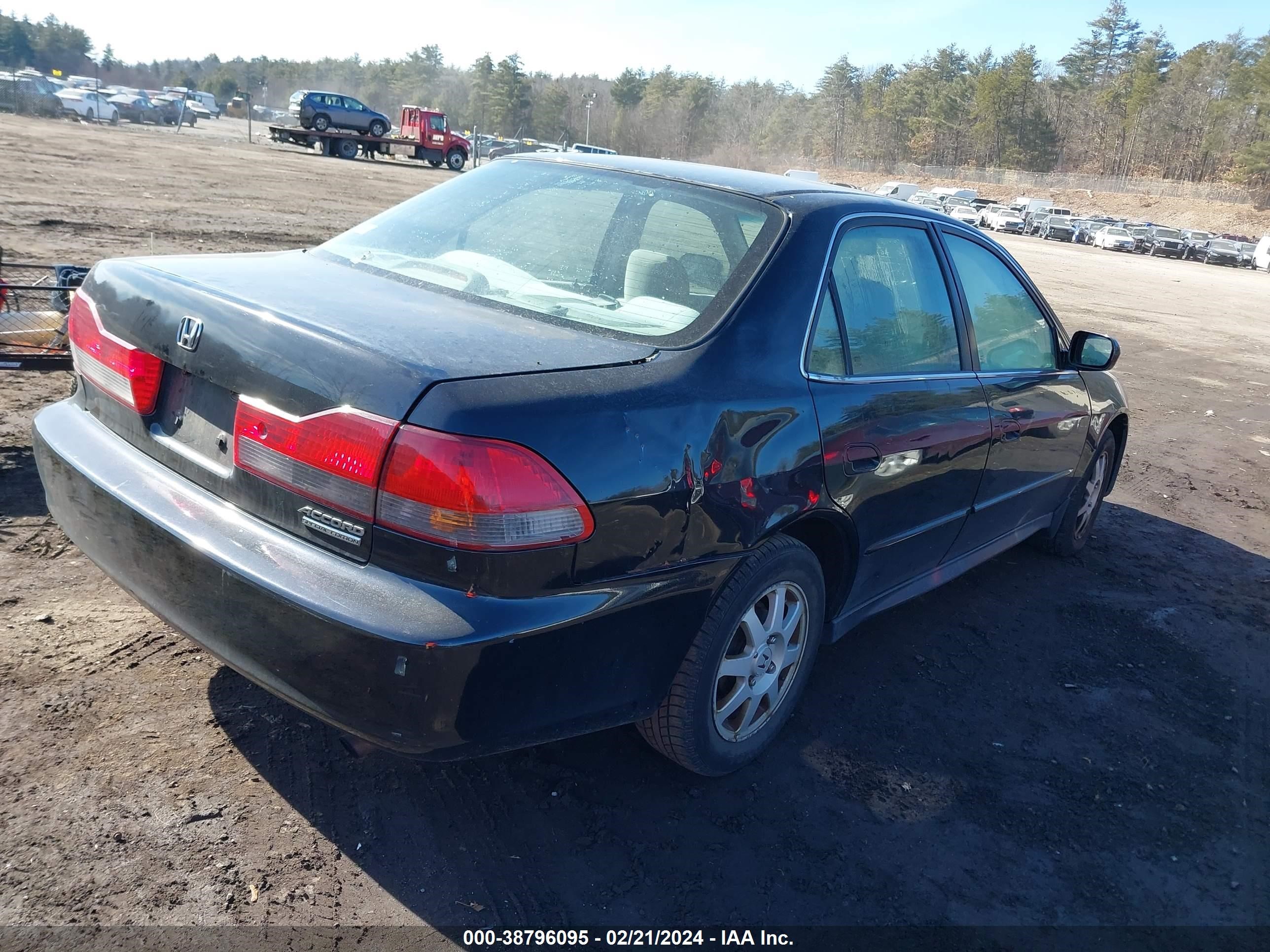 Photo 3 VIN: 1HGCG66842A146196 - HONDA ACCORD 