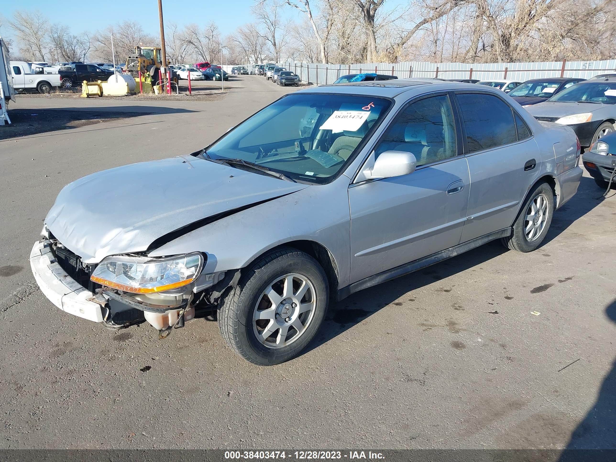 Photo 1 VIN: 1HGCG668X2A082360 - HONDA ACCORD 