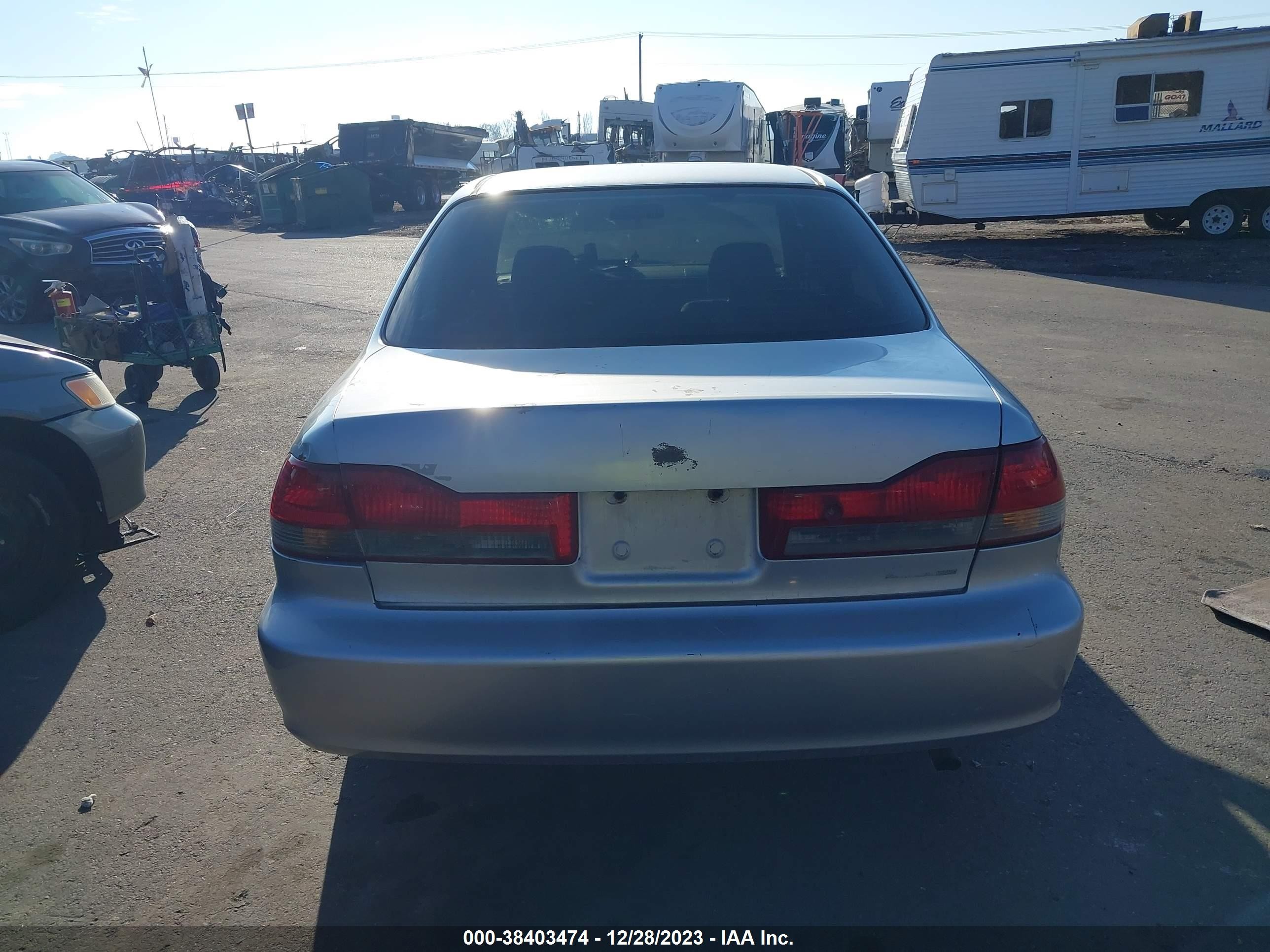 Photo 15 VIN: 1HGCG668X2A082360 - HONDA ACCORD 