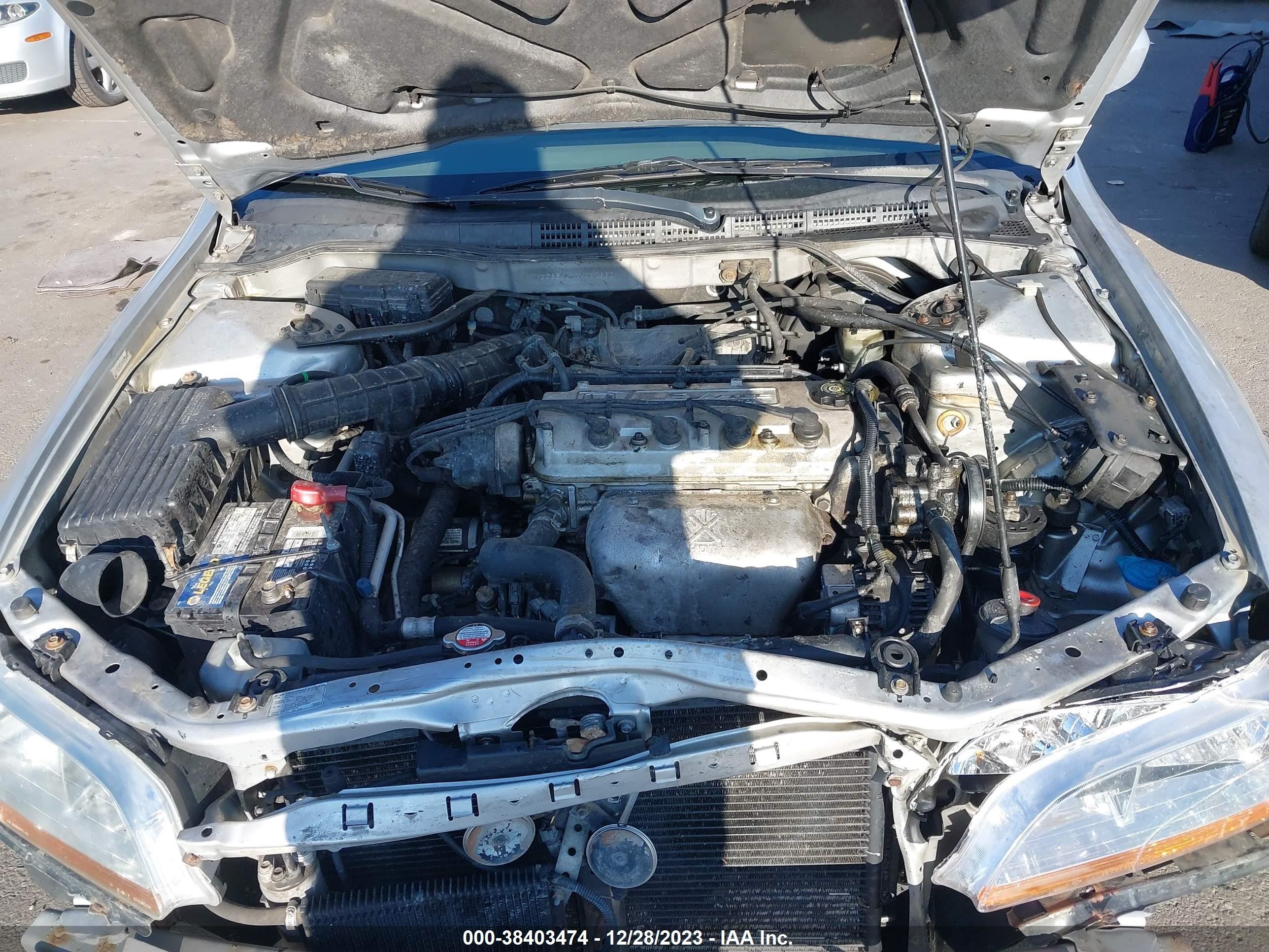 Photo 9 VIN: 1HGCG668X2A082360 - HONDA ACCORD 