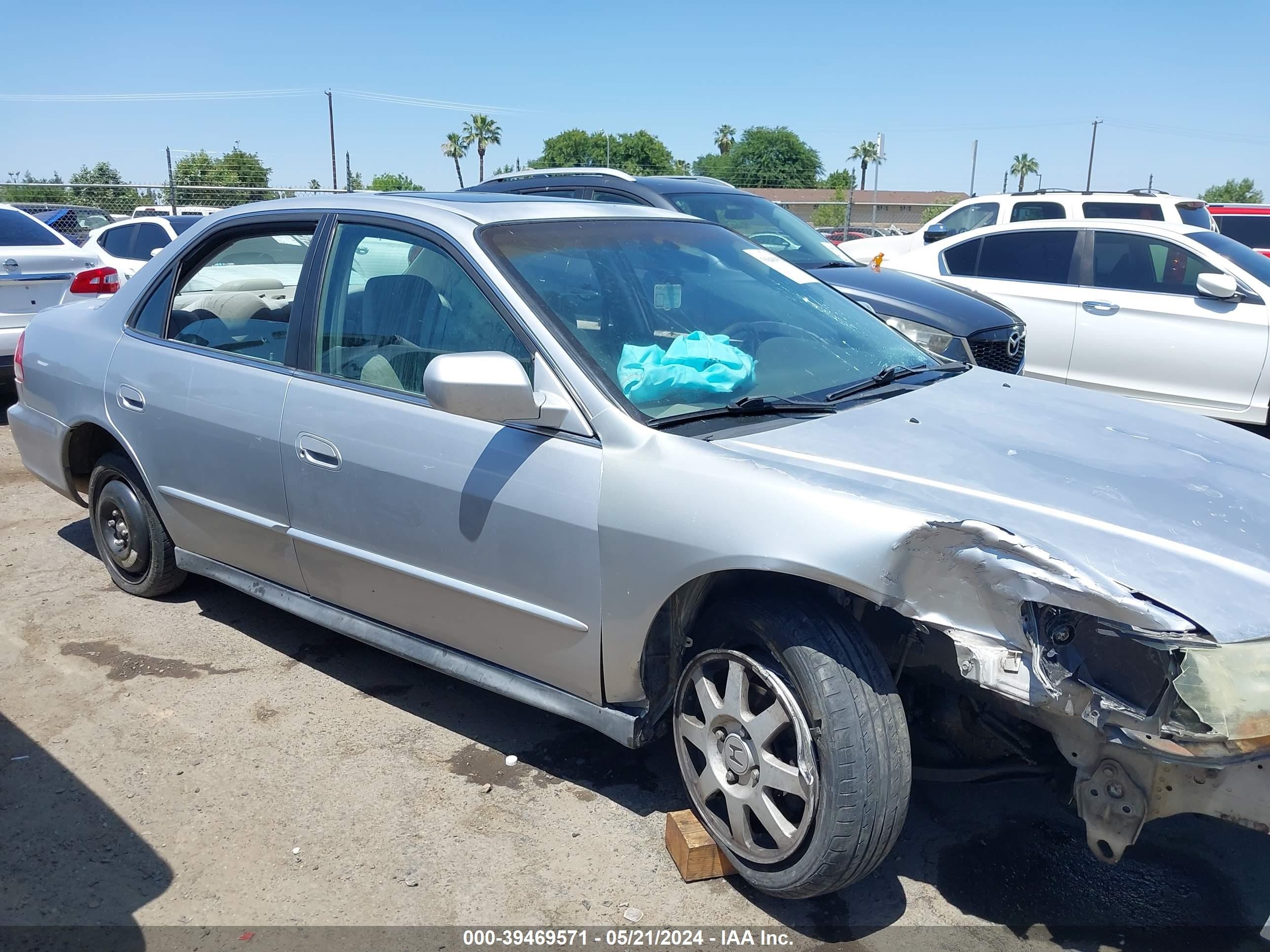 Photo 12 VIN: 1HGCG668X2A176366 - HONDA ACCORD 