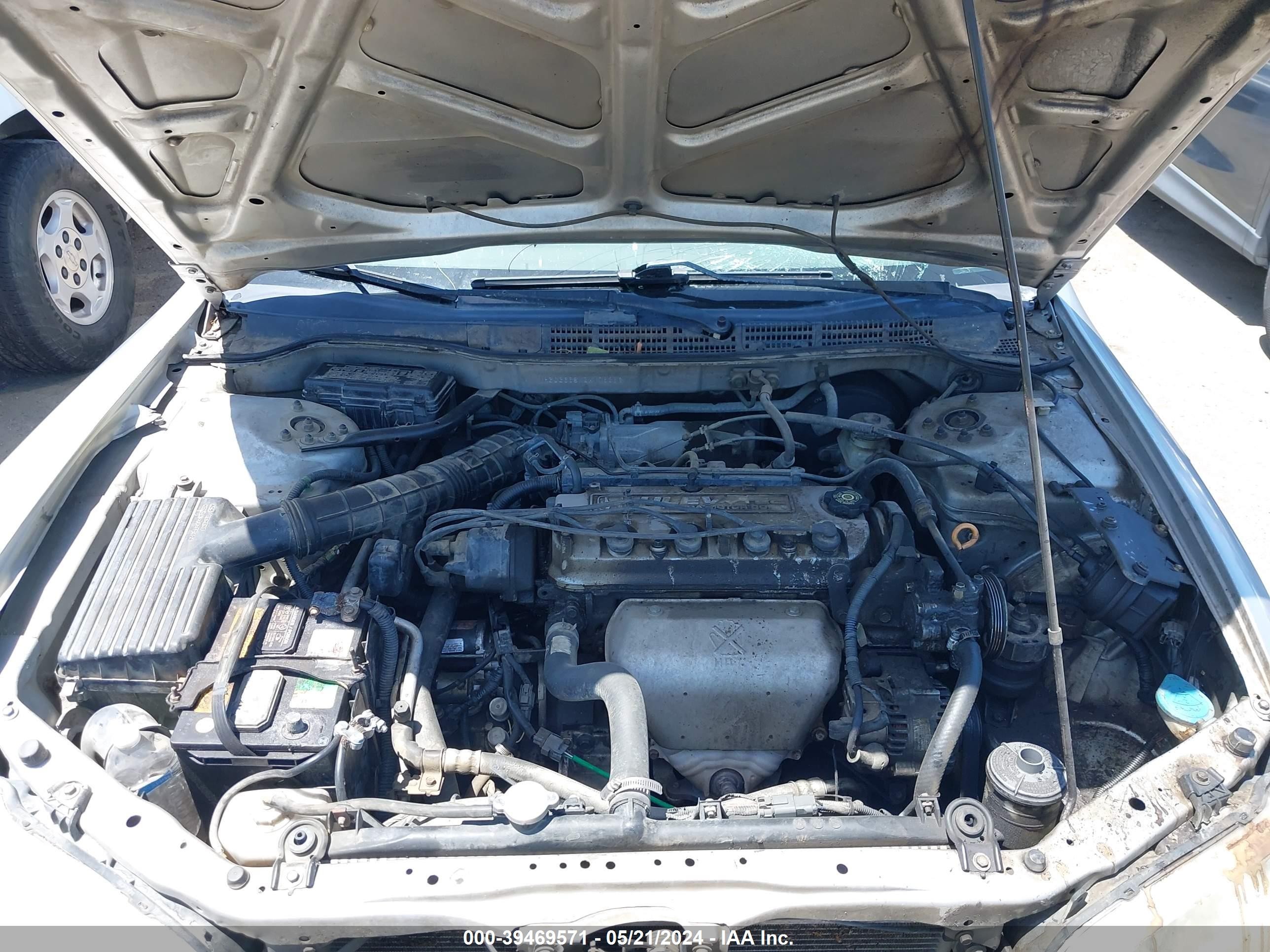 Photo 9 VIN: 1HGCG668X2A176366 - HONDA ACCORD 