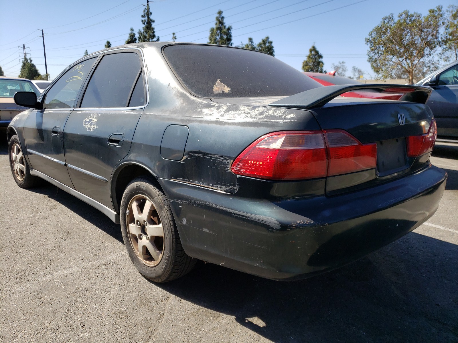 Photo 2 VIN: 1HGCG6693YA044681 - HONDA ACCORD SE 