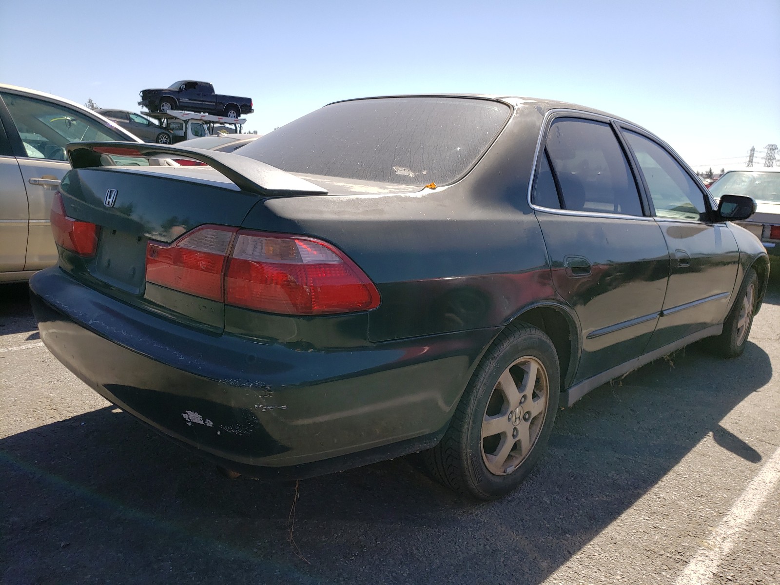 Photo 3 VIN: 1HGCG6693YA044681 - HONDA ACCORD SE 