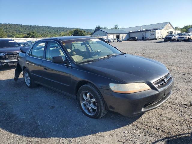 Photo 3 VIN: 1HGCG6698YA046829 - HONDA ACCORD SE 