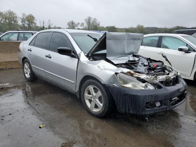 Photo 3 VIN: 1HGCM55107A042710 - HONDA ACCORD 