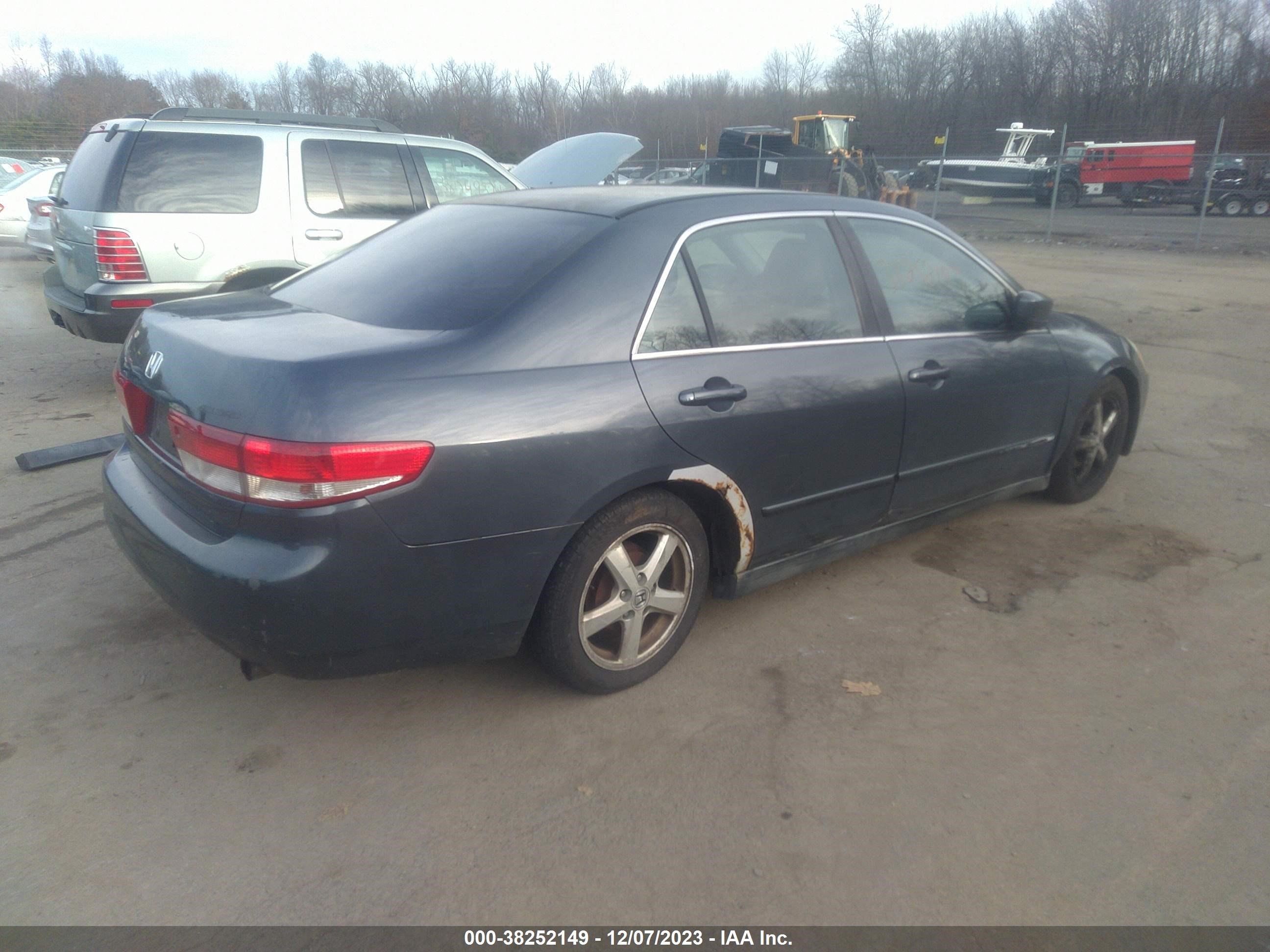 Photo 3 VIN: 1HGCM55333A008451 - HONDA ACCORD 