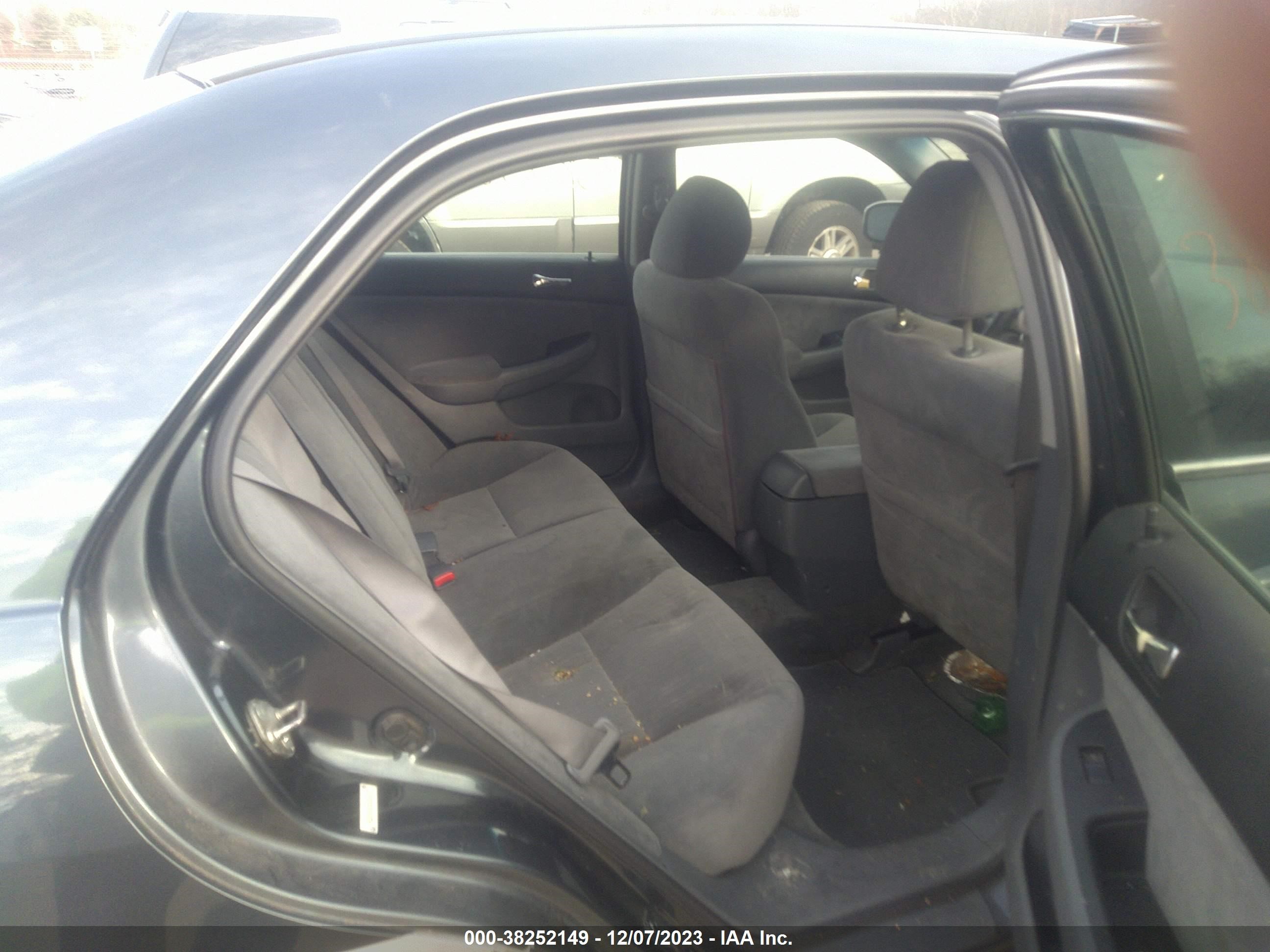 Photo 7 VIN: 1HGCM55333A008451 - HONDA ACCORD 