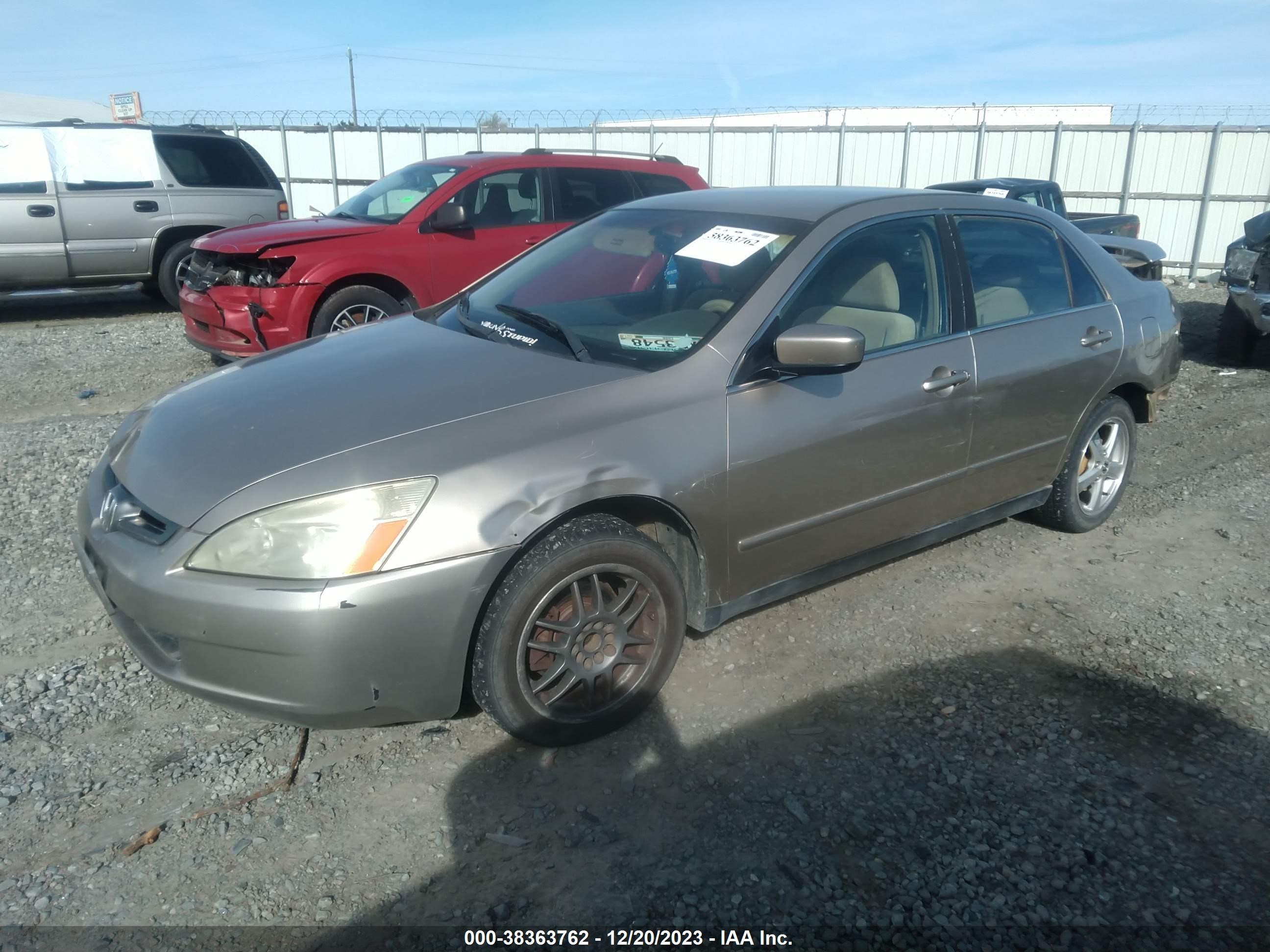 Photo 1 VIN: 1HGCM55333A043636 - HONDA ACCORD 