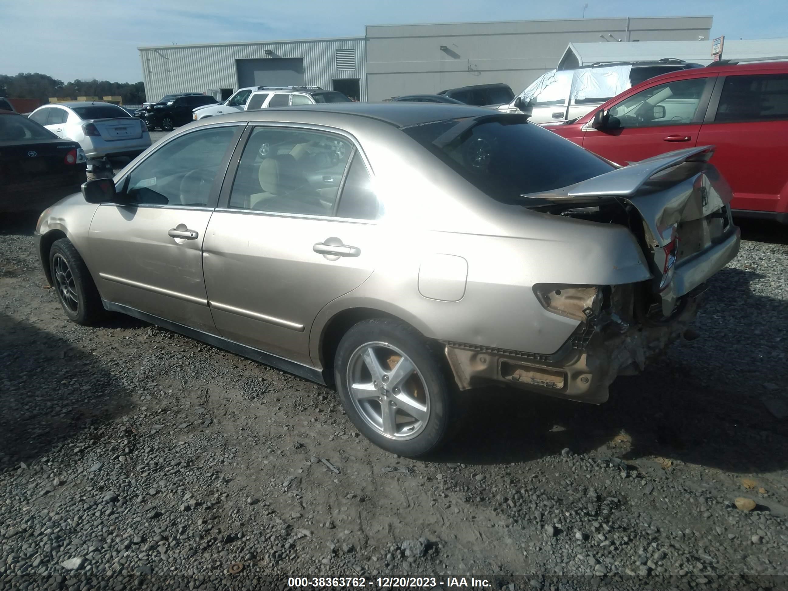 Photo 2 VIN: 1HGCM55333A043636 - HONDA ACCORD 