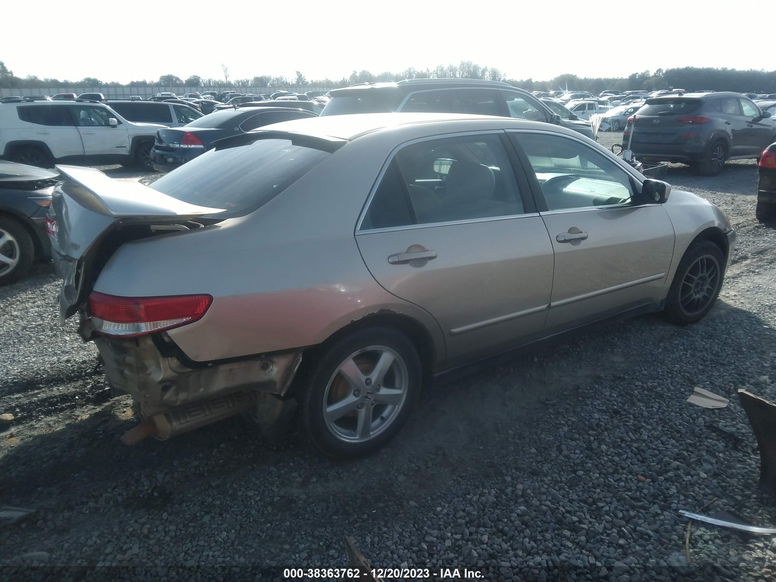 Photo 3 VIN: 1HGCM55333A043636 - HONDA ACCORD 