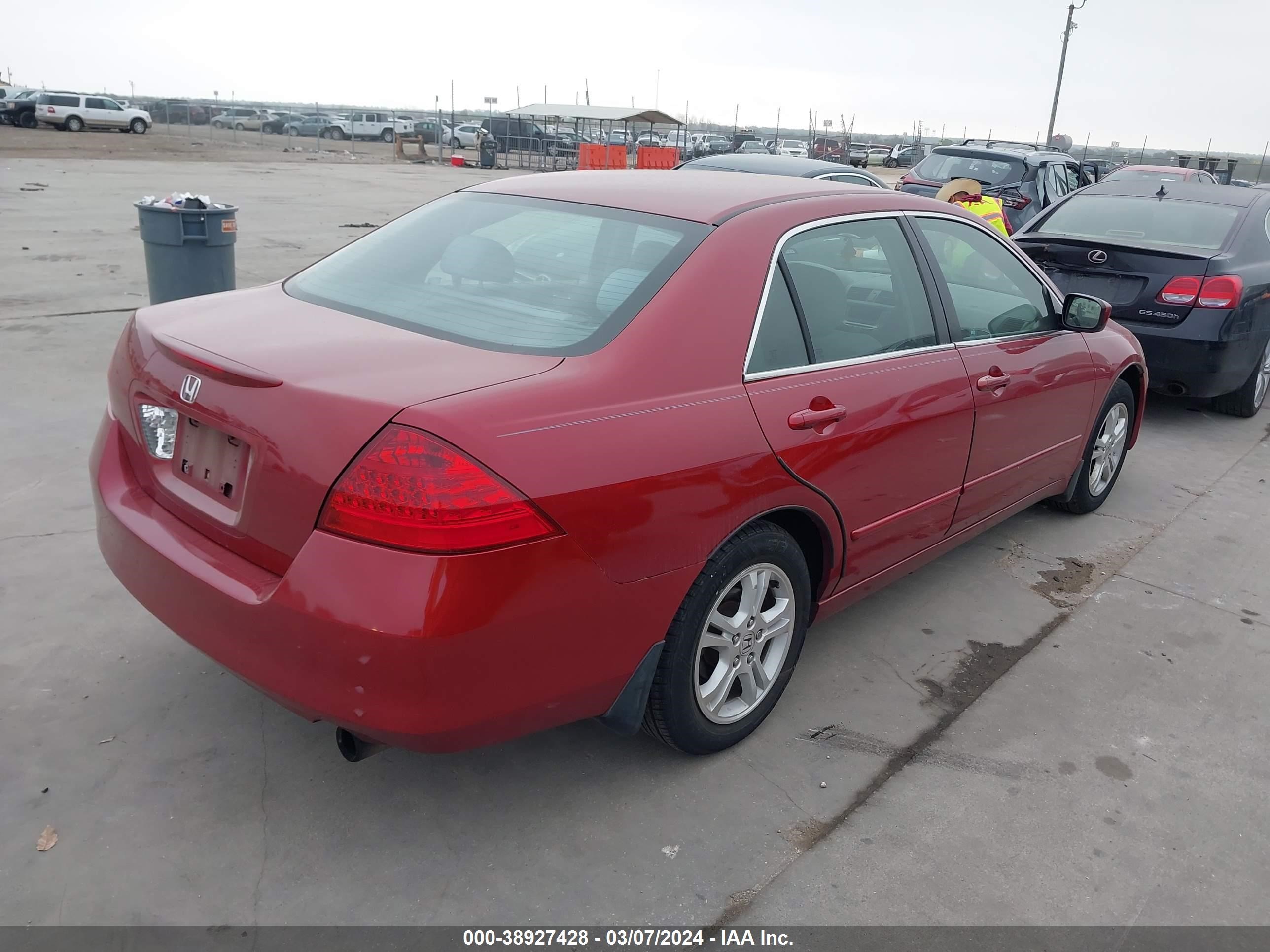 Photo 3 VIN: 1HGCM55337A039043 - HONDA ACCORD 