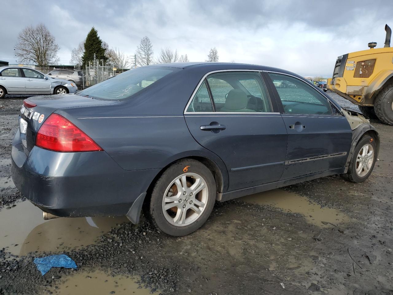 Photo 2 VIN: 1HGCM55367A110106 - HONDA ACCORD 