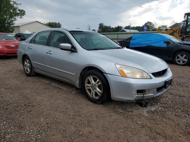 Photo 3 VIN: 1HGCM55396A167527 - HONDA ACCORD SE 