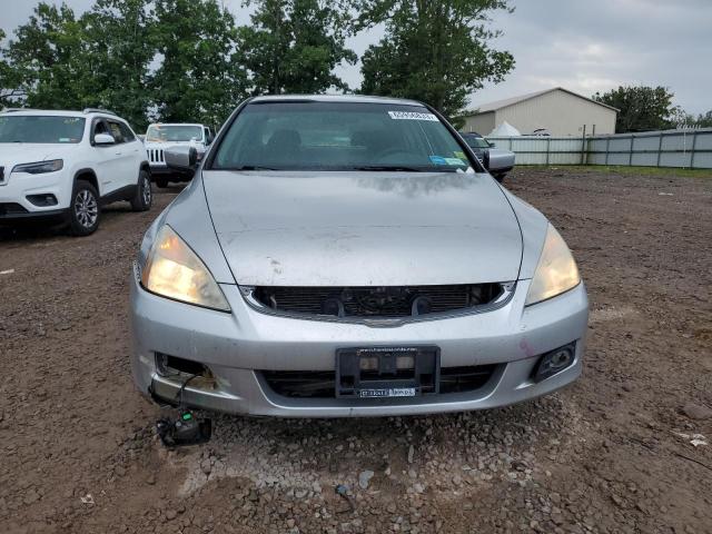 Photo 4 VIN: 1HGCM55396A167527 - HONDA ACCORD SE 