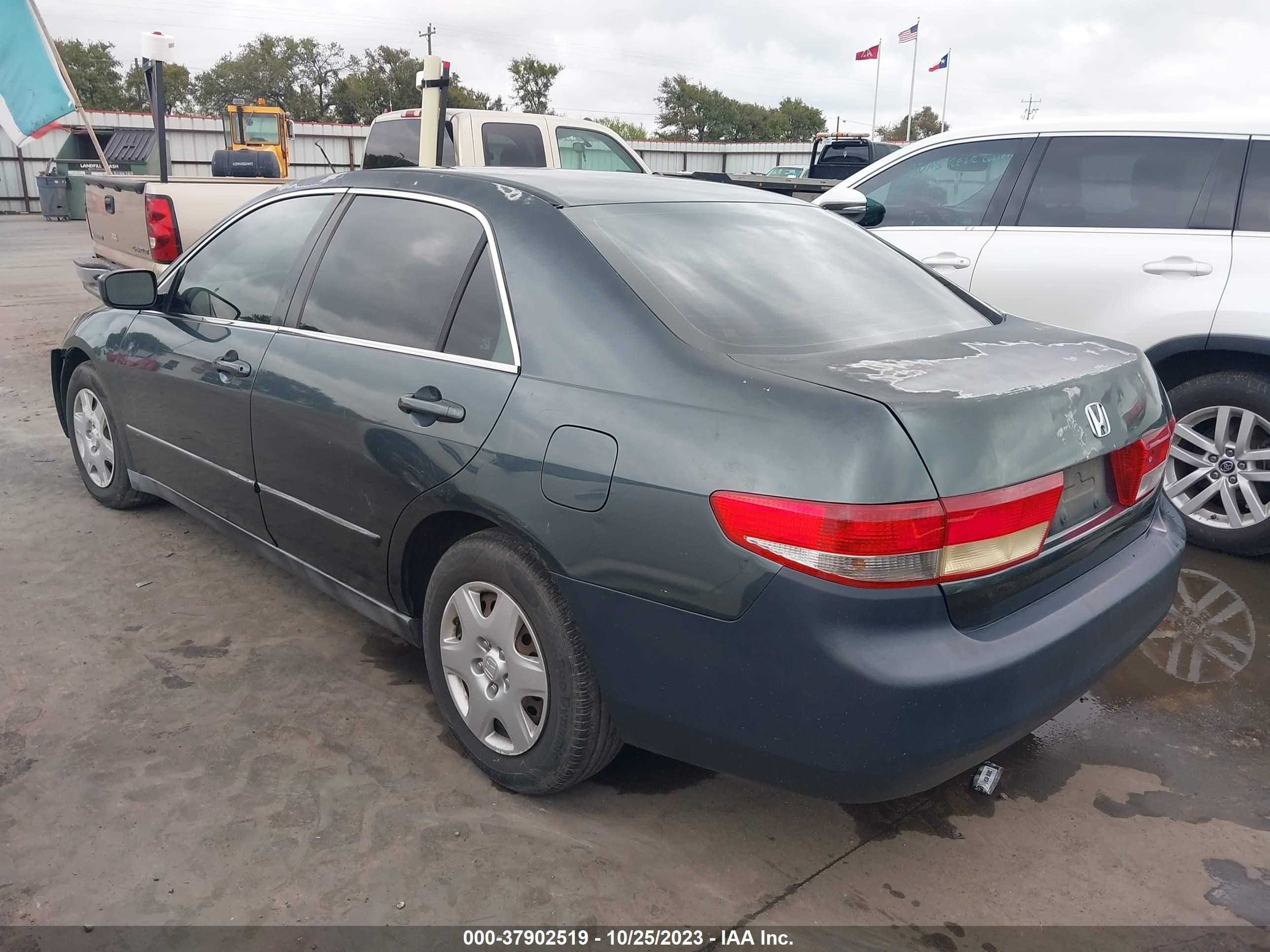 Photo 2 VIN: 1HGCM55405A033027 - HONDA ACCORD 