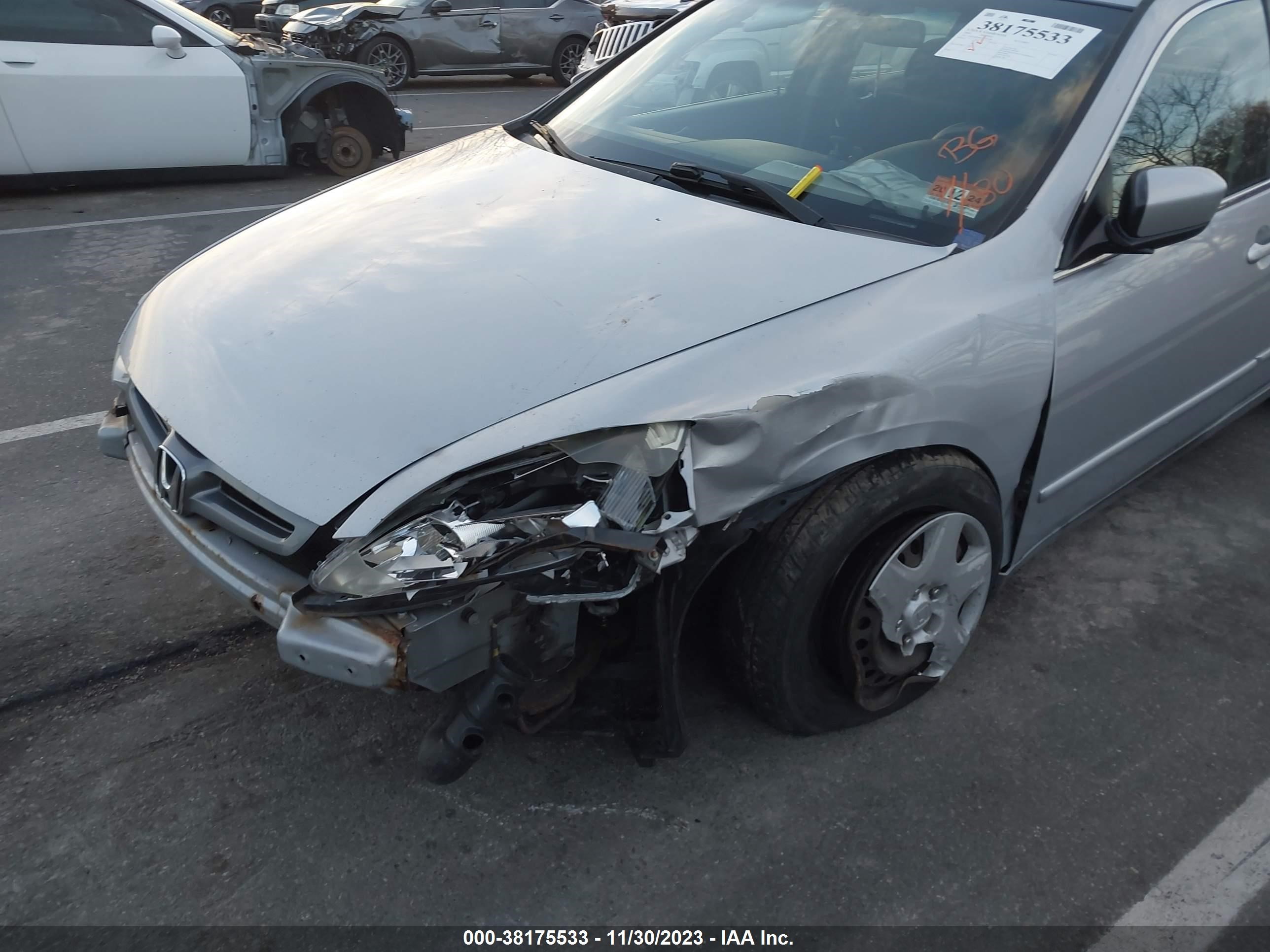 Photo 5 VIN: 1HGCM55445A193248 - HONDA ACCORD 