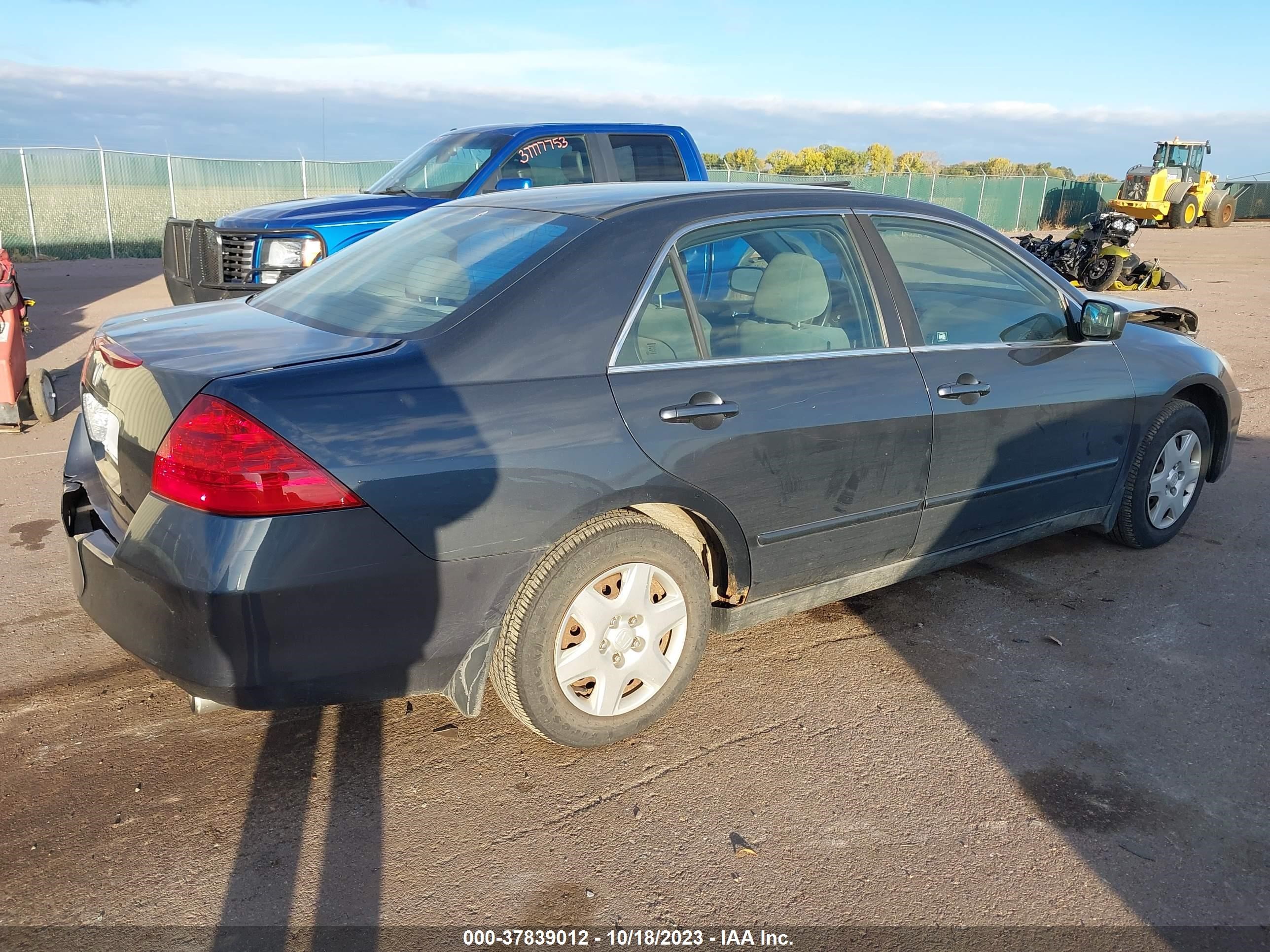 Photo 3 VIN: 1HGCM55496A150171 - HONDA ACCORD 