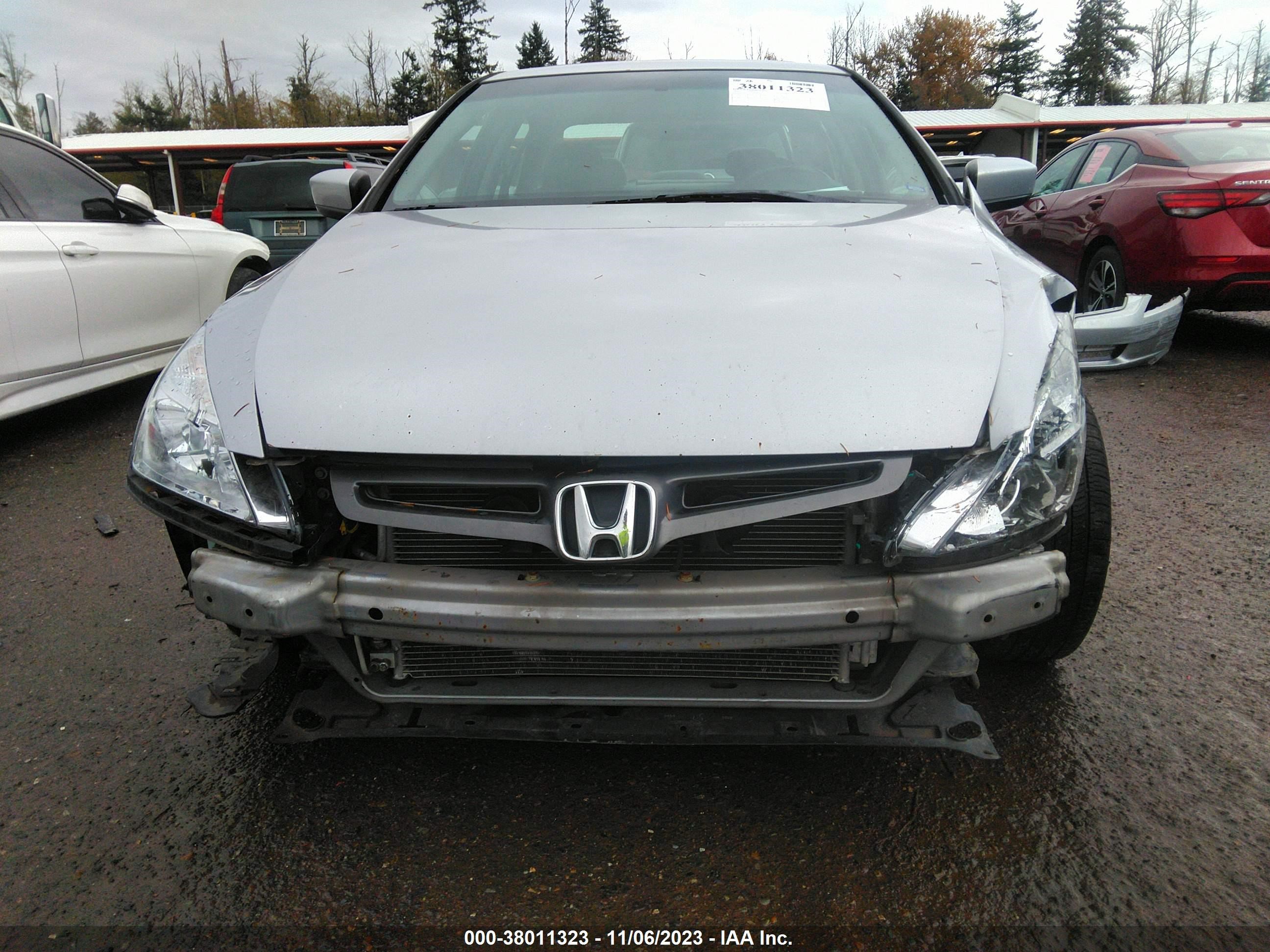 Photo 12 VIN: 1HGCM55623A011951 - HONDA ACCORD 