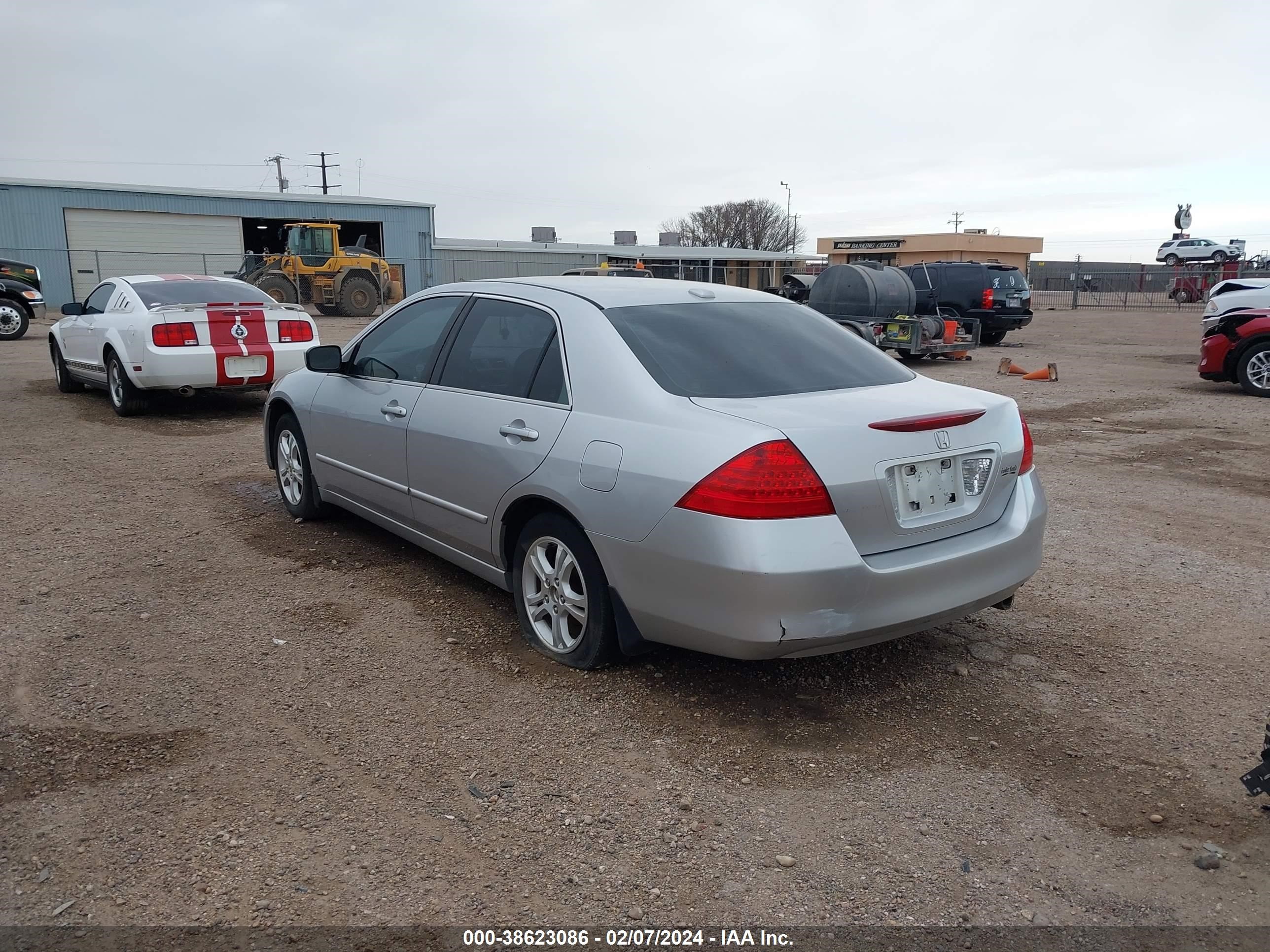 Photo 2 VIN: 1HGCM55896A150030 - HONDA ACCORD 