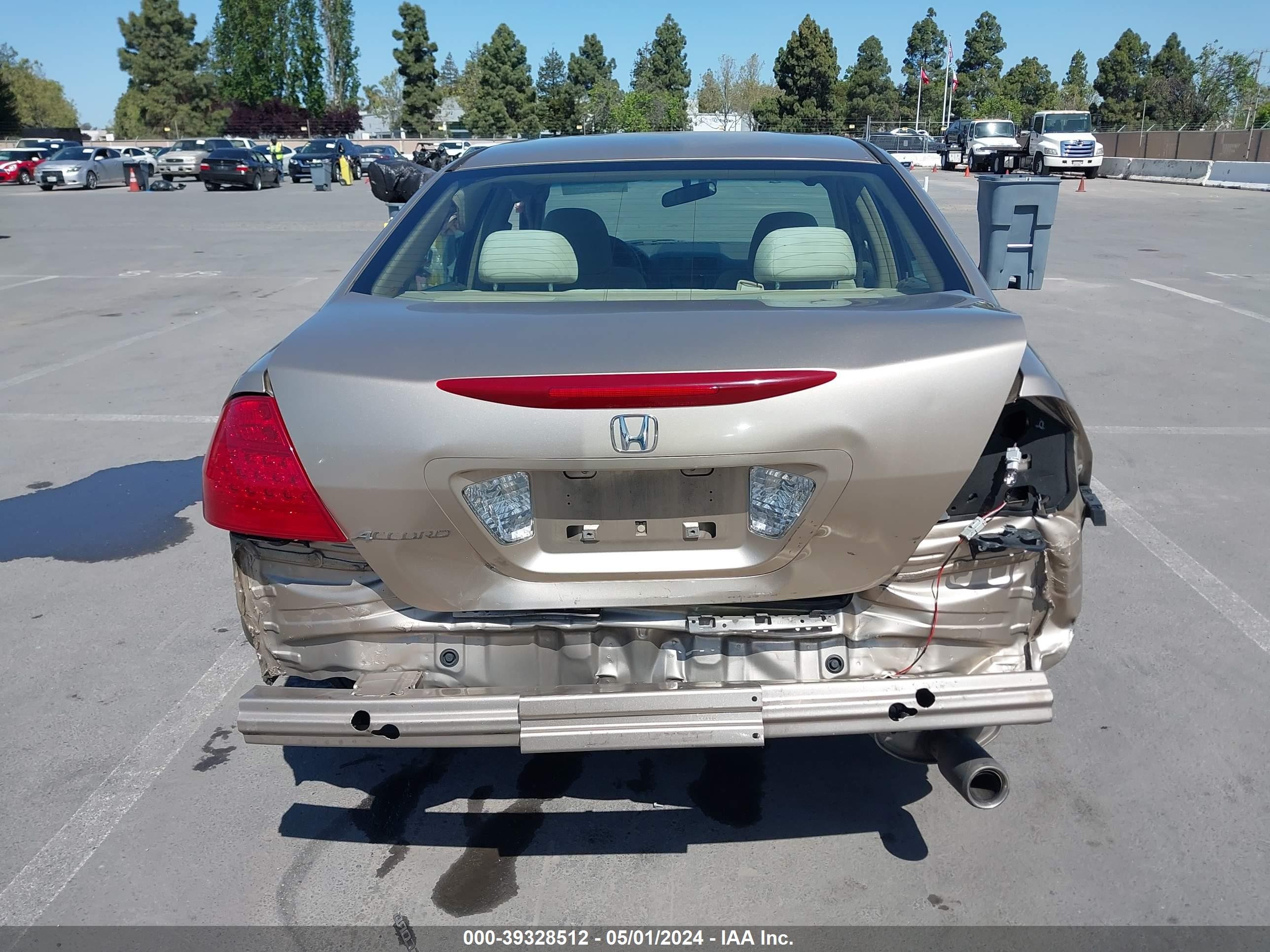 Photo 16 VIN: 1HGCM56106A129231 - HONDA ACCORD 