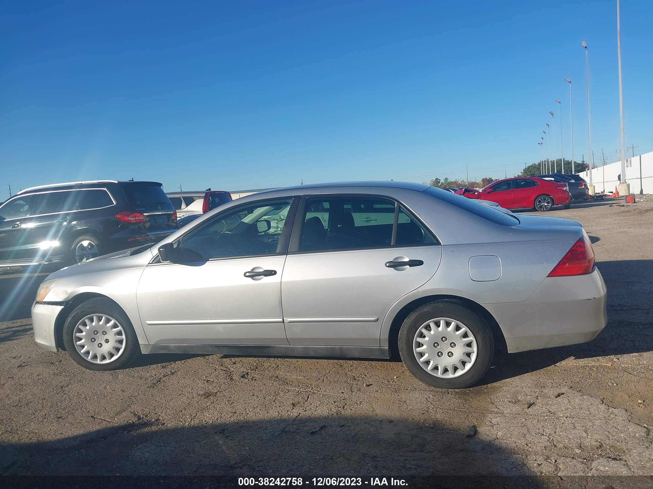 Photo 13 VIN: 1HGCM56107A199734 - HONDA ACCORD 