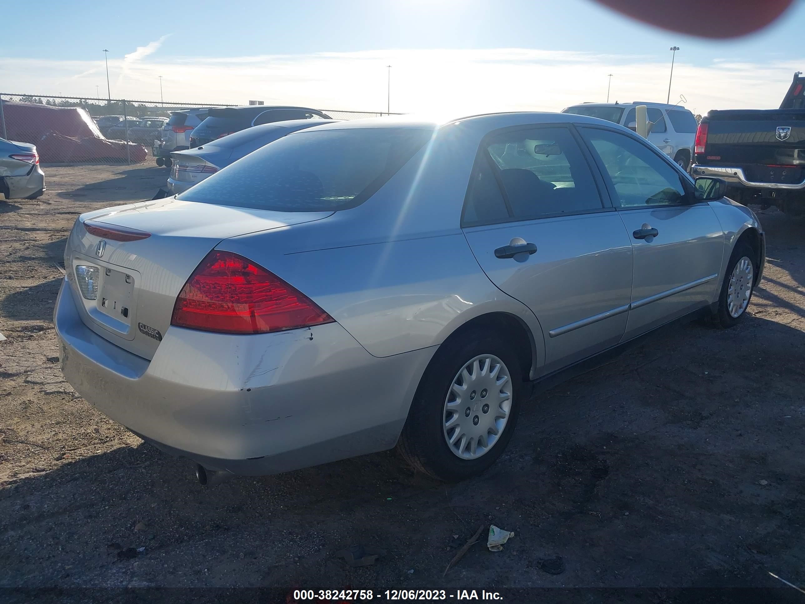 Photo 3 VIN: 1HGCM56107A199734 - HONDA ACCORD 