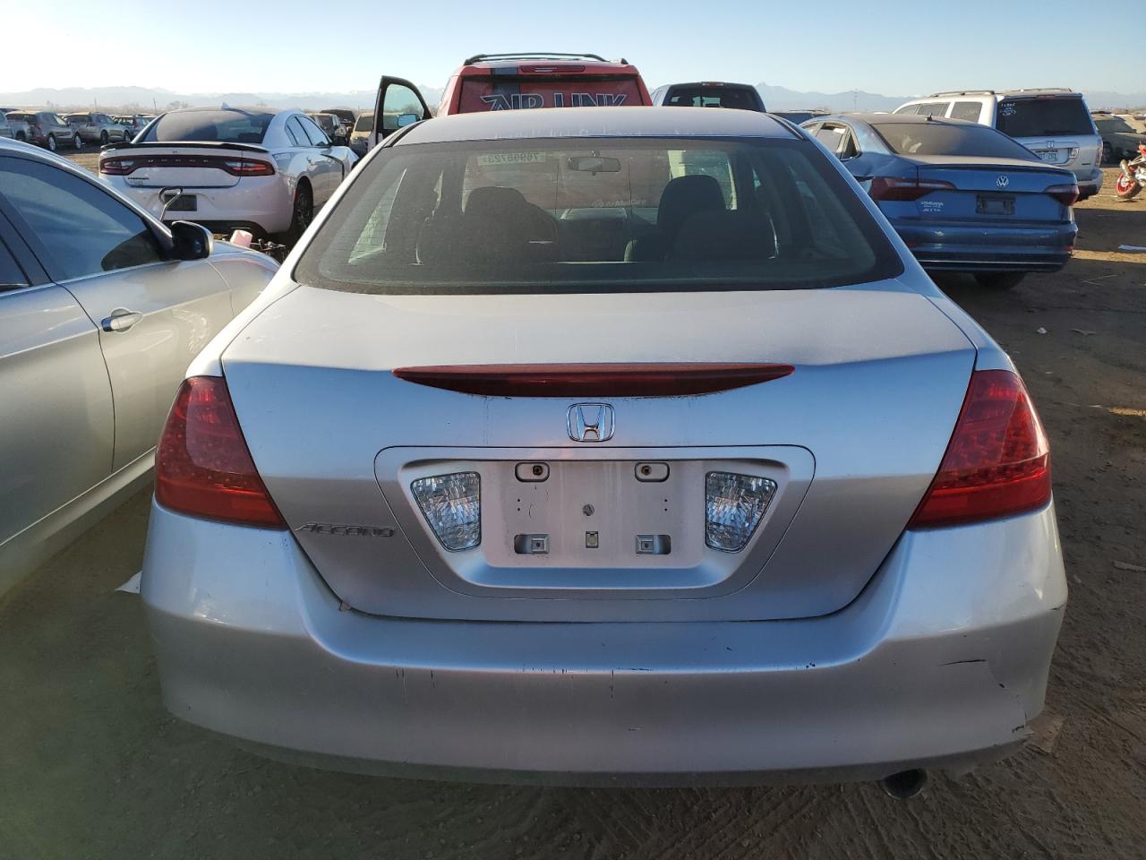 Photo 5 VIN: 1HGCM56127A003356 - HONDA ACCORD 