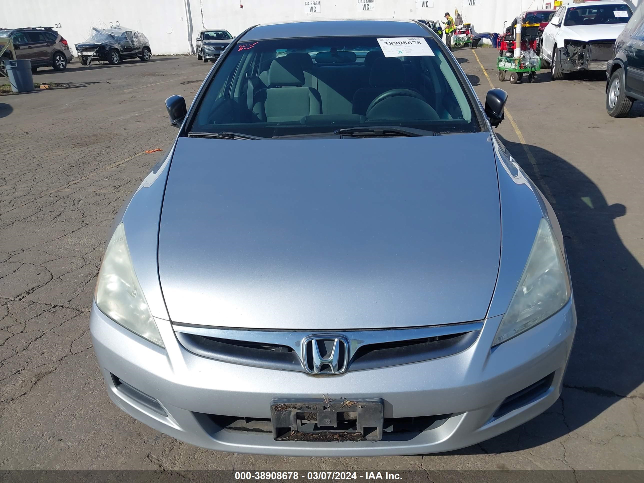 Photo 11 VIN: 1HGCM56137A086005 - HONDA ACCORD 