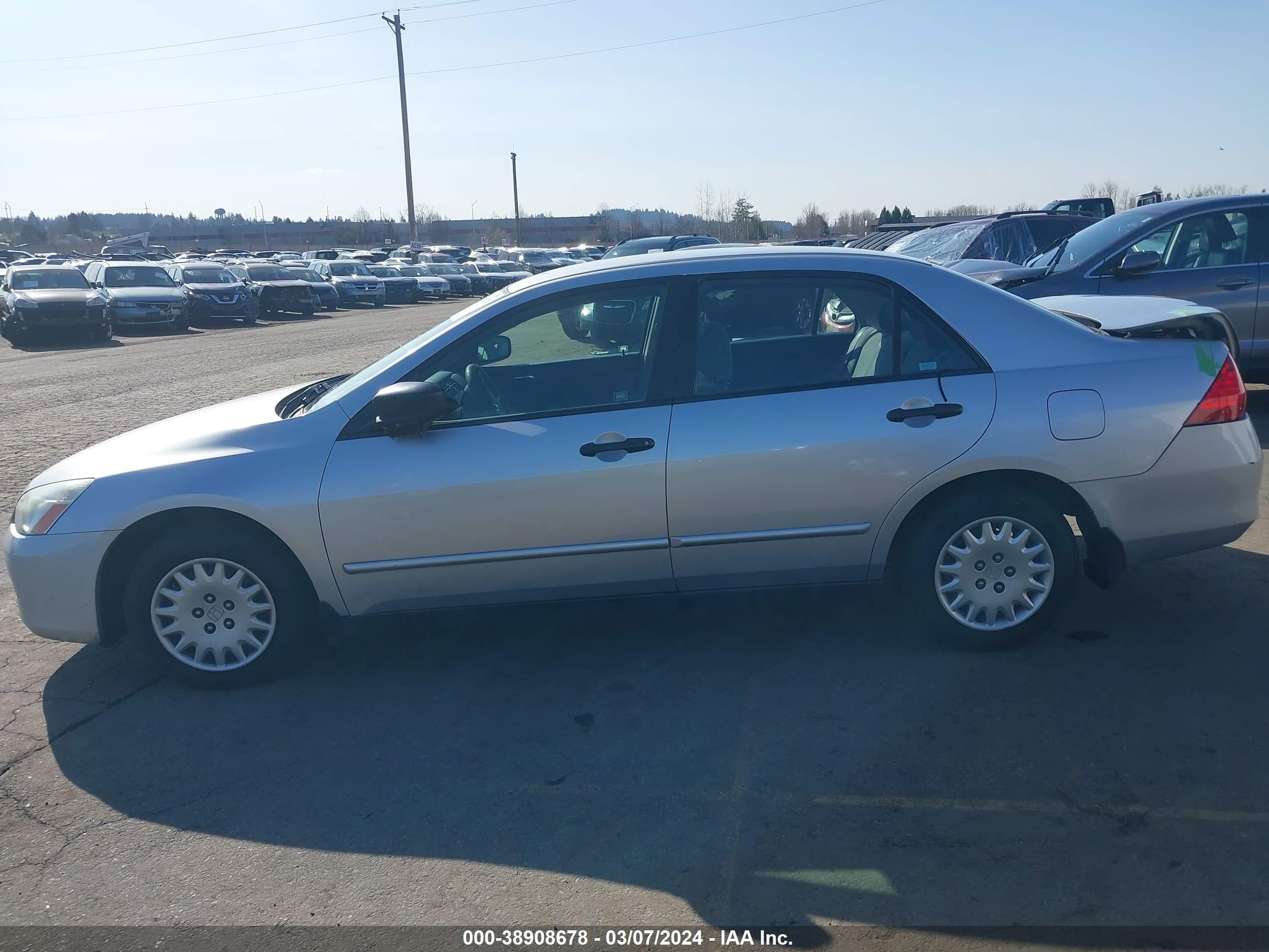 Photo 13 VIN: 1HGCM56137A086005 - HONDA ACCORD 