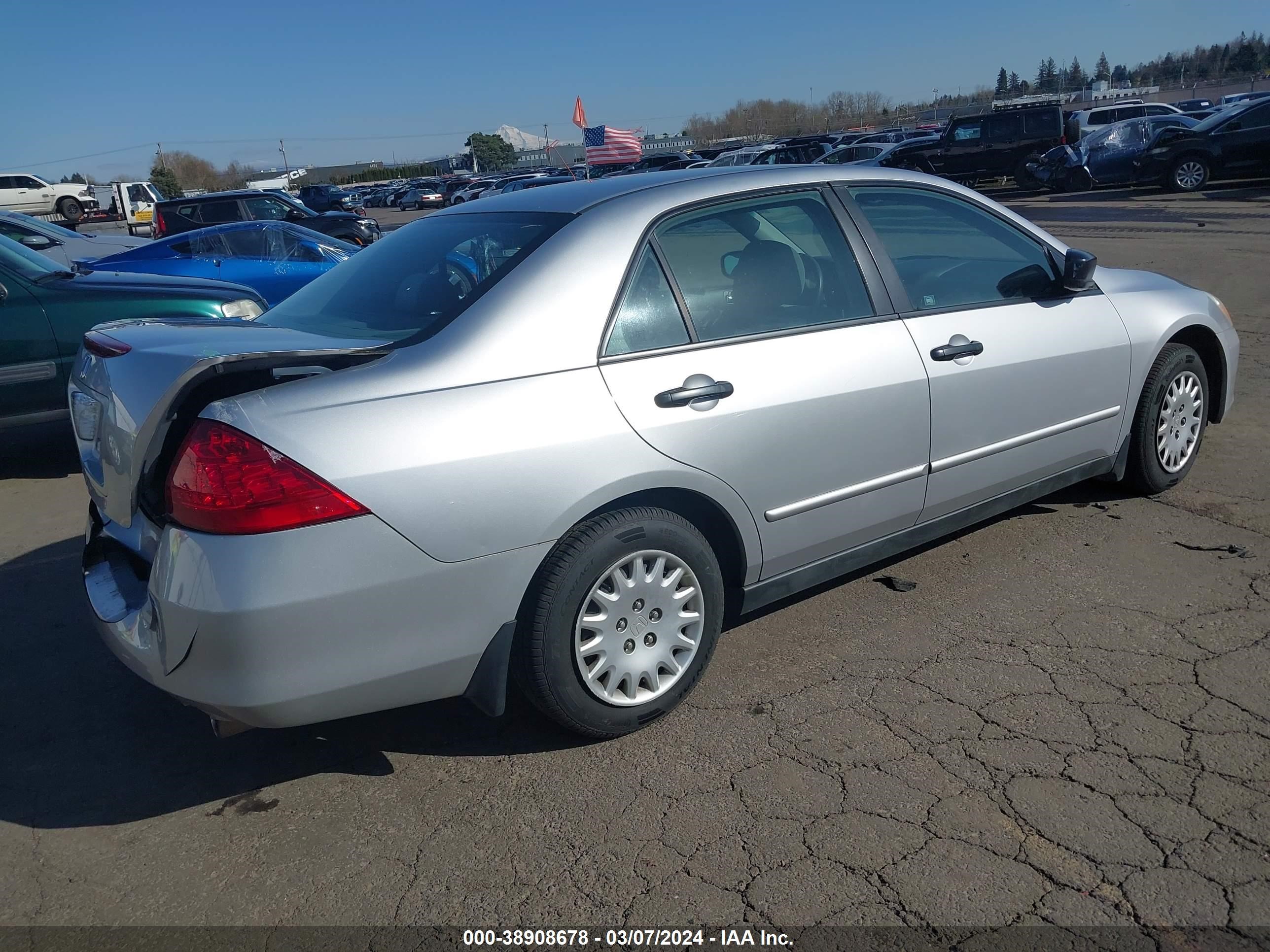 Photo 3 VIN: 1HGCM56137A086005 - HONDA ACCORD 